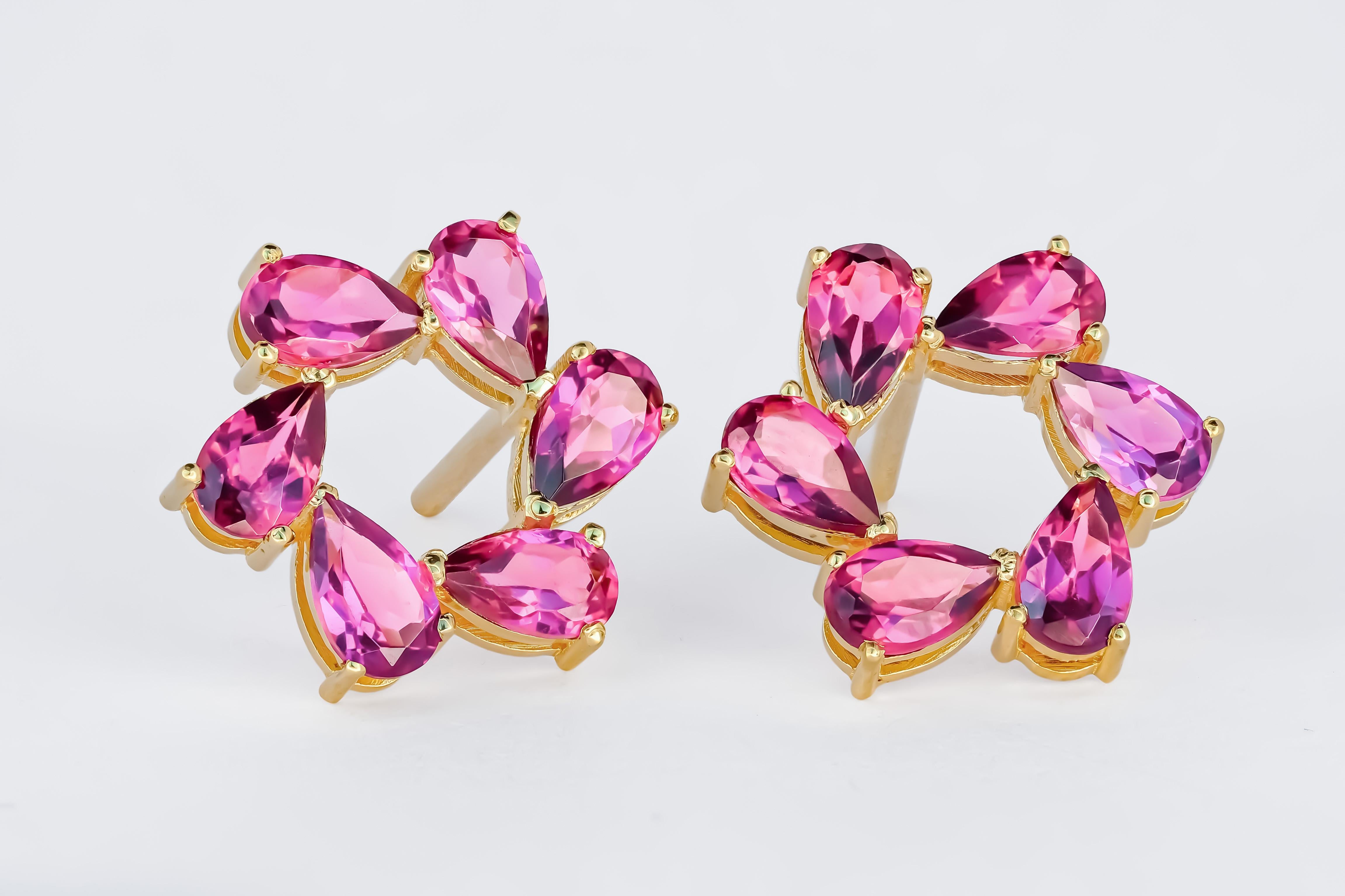 Modern Pear garnet earrings studs in 14k gold.  For Sale