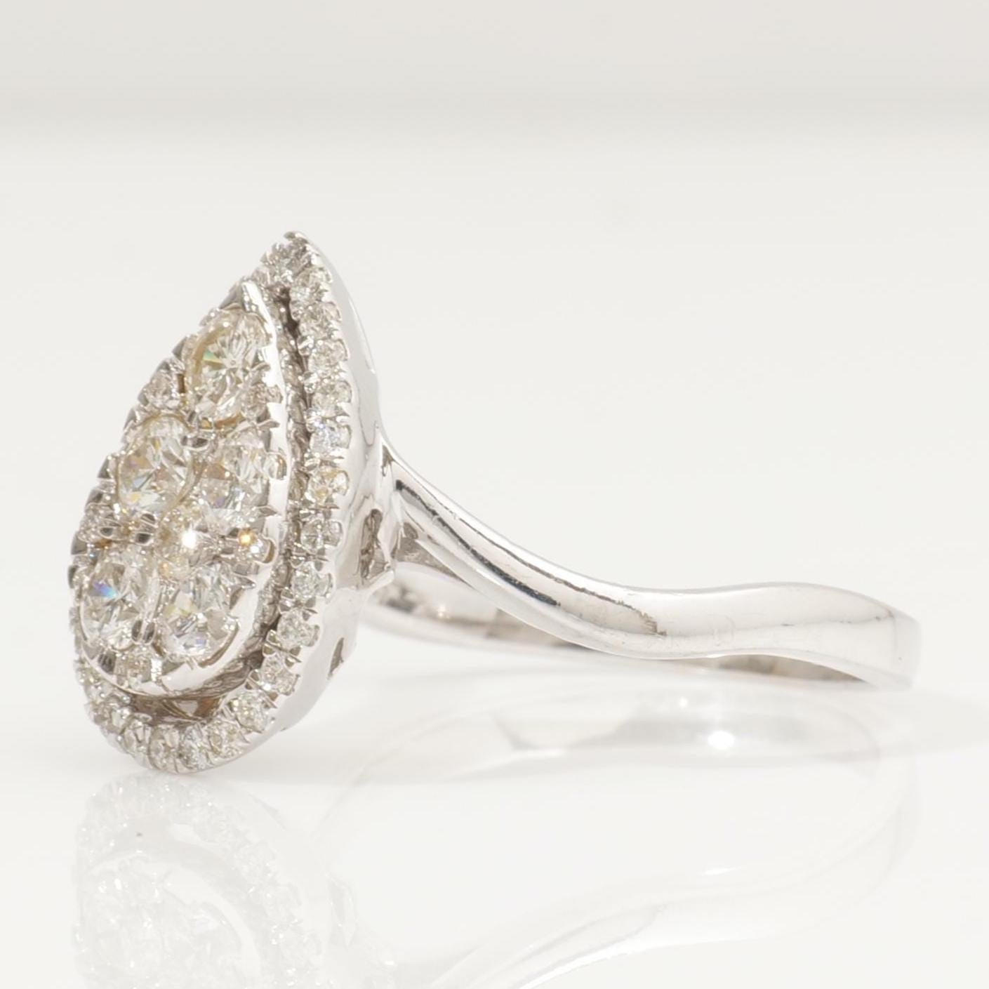 Donna Anello di fidanzamento con diamante a forma di pera in oro massiccio 14K (certificato) in vendita