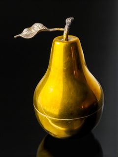 Pear Lidded vanity box in brass, Italy, 1970's