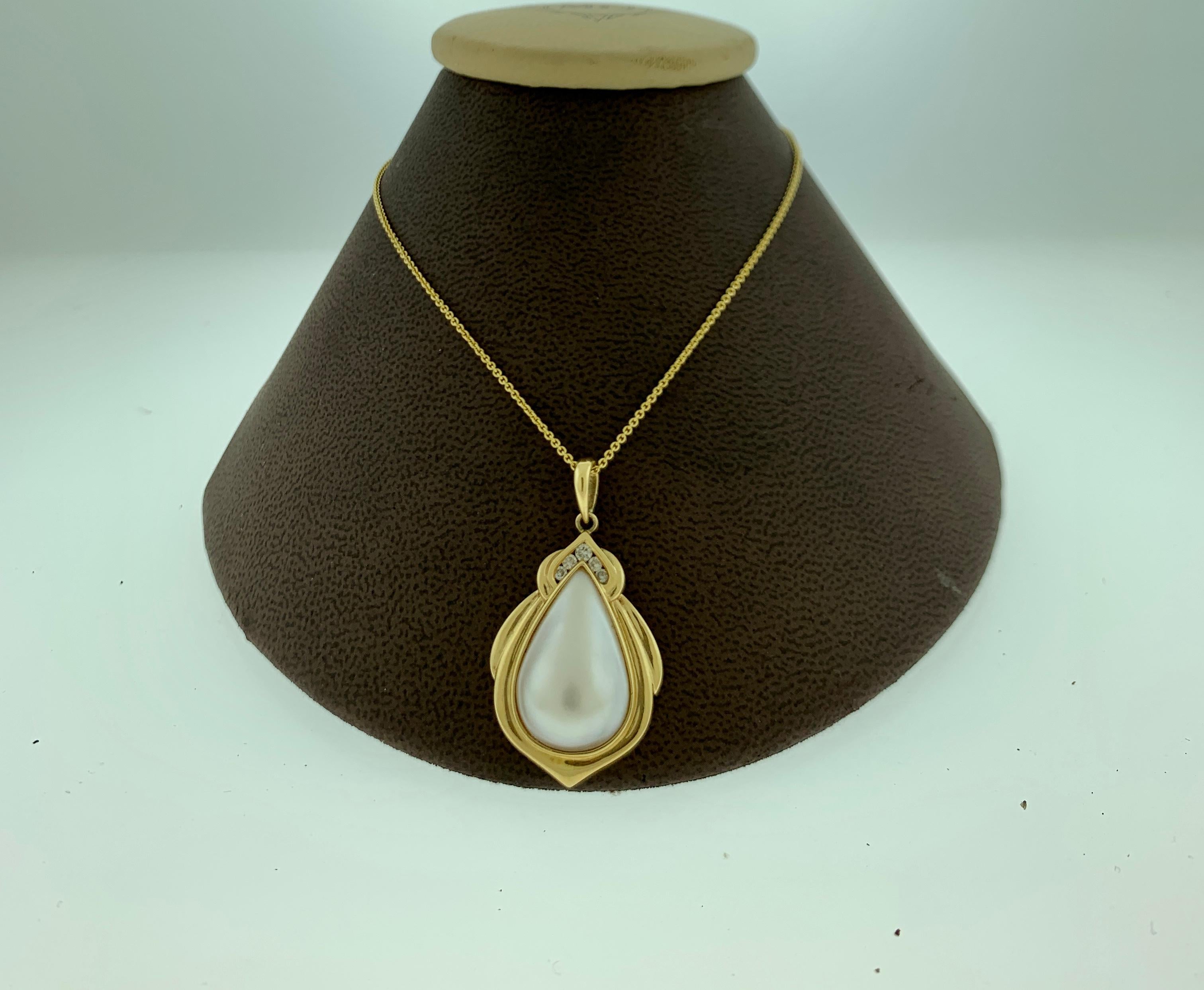 Pear Mabe Pearl and Diamond Pendant / Necklace 14 Karat Yellow Gold with Chain 6