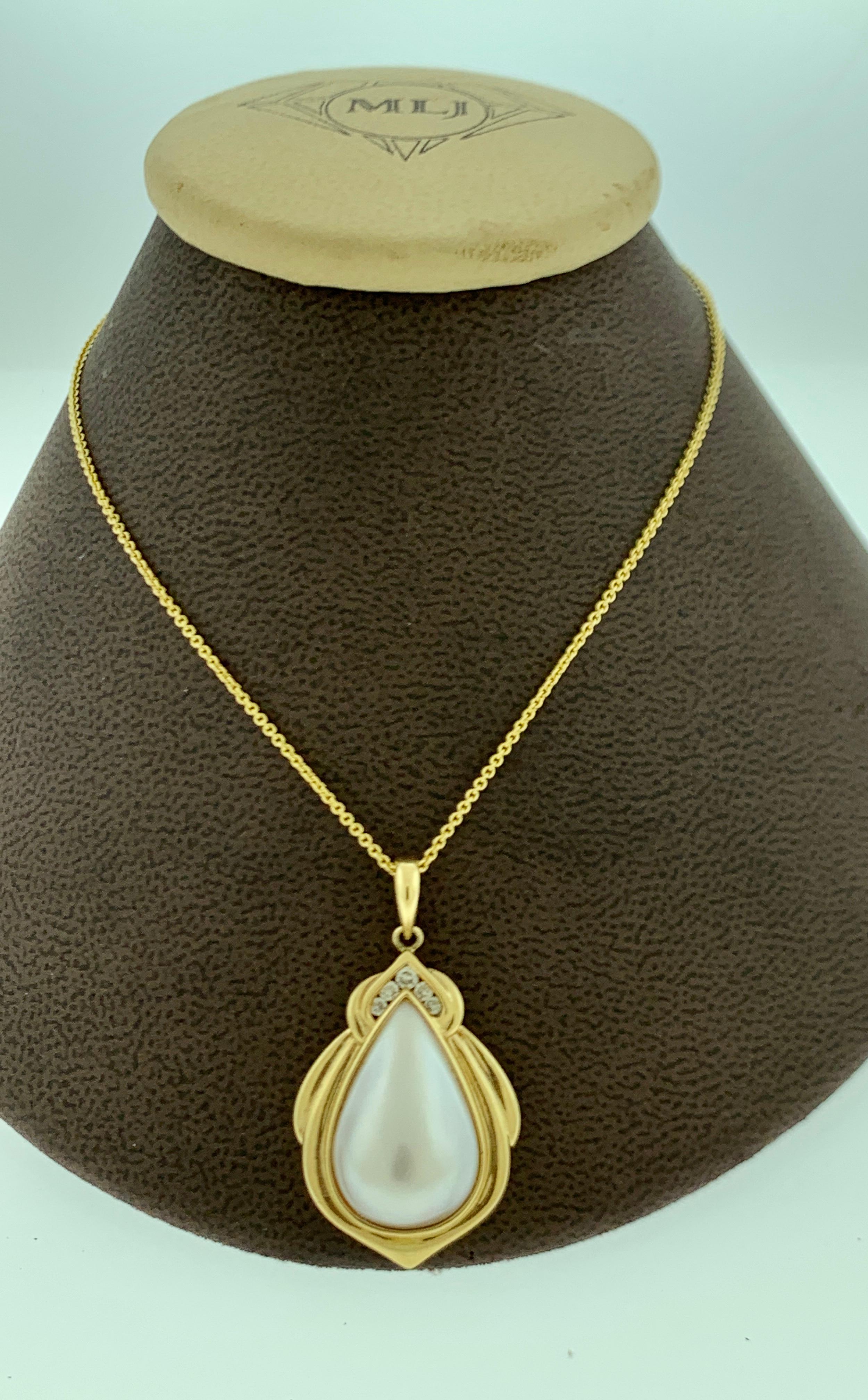Pear Mabe Pearl and Diamond Pendant / Necklace 14 Karat Yellow Gold with Chain 8
