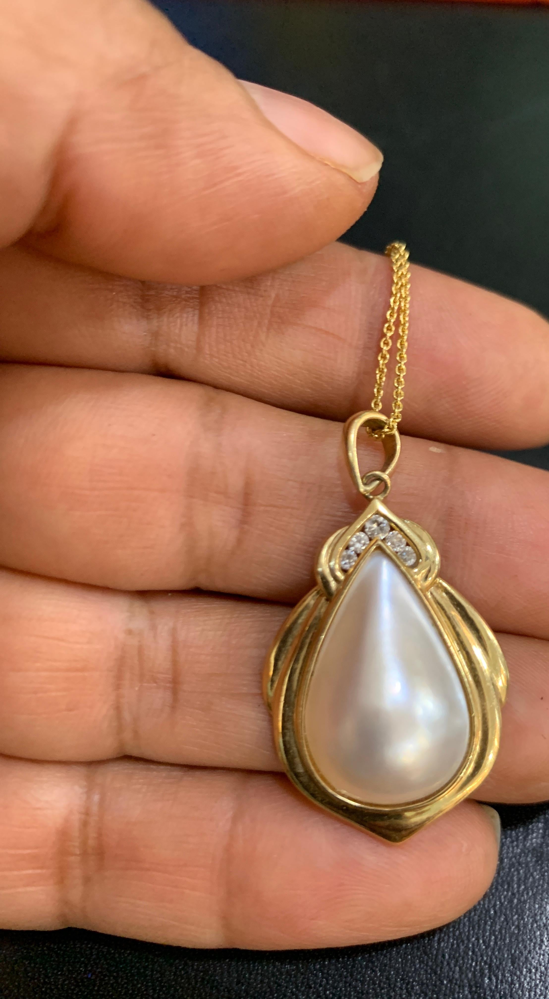 Pear Mabe Pearl and Diamond Pendant / Necklace 14 Karat Yellow Gold with Chain 2