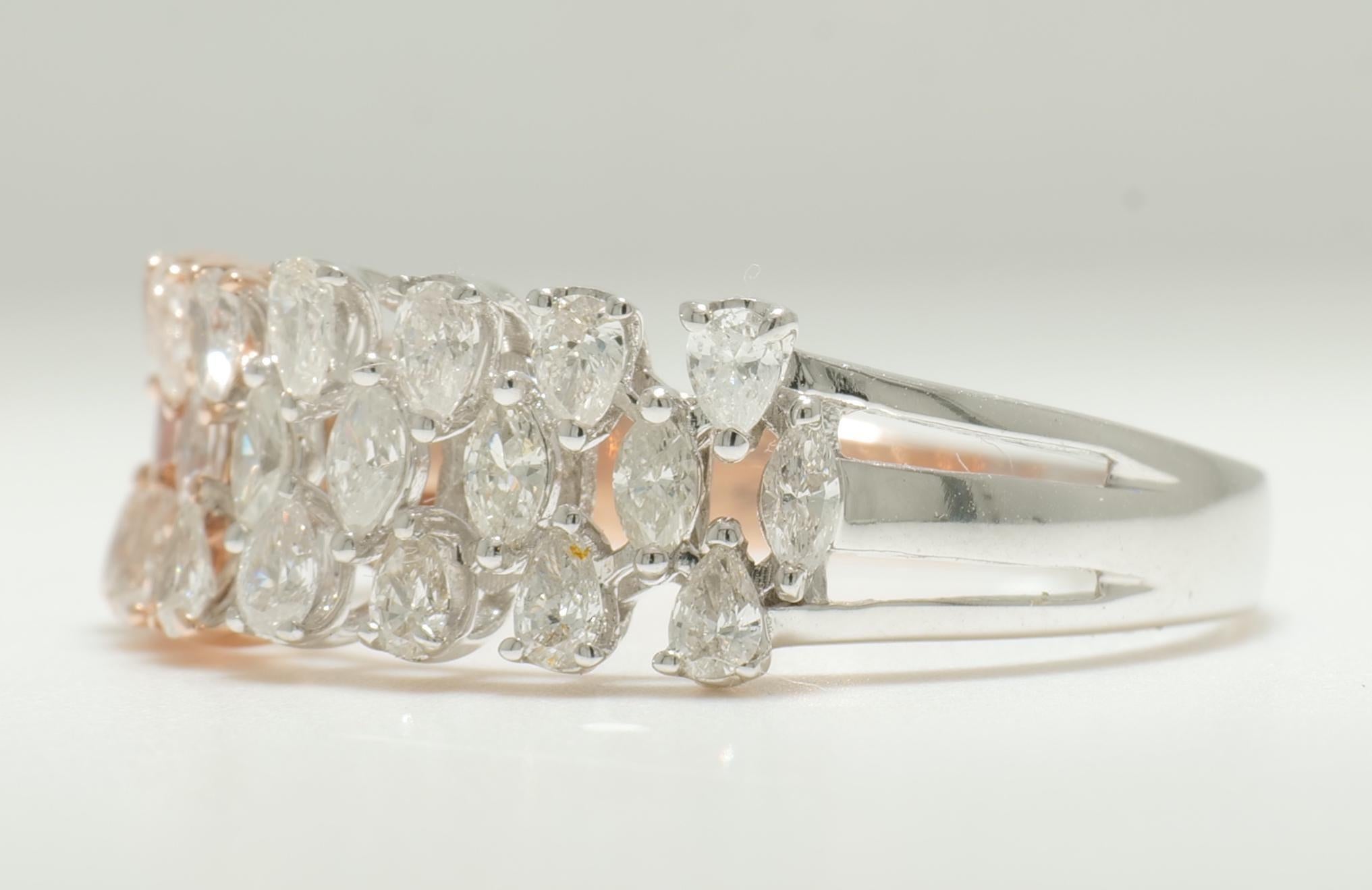 Anello a fascia con diamante pera e marquise in oro massiccio 14K (certificato) In condizioni Nuovo in vendita a New Delhi, DL