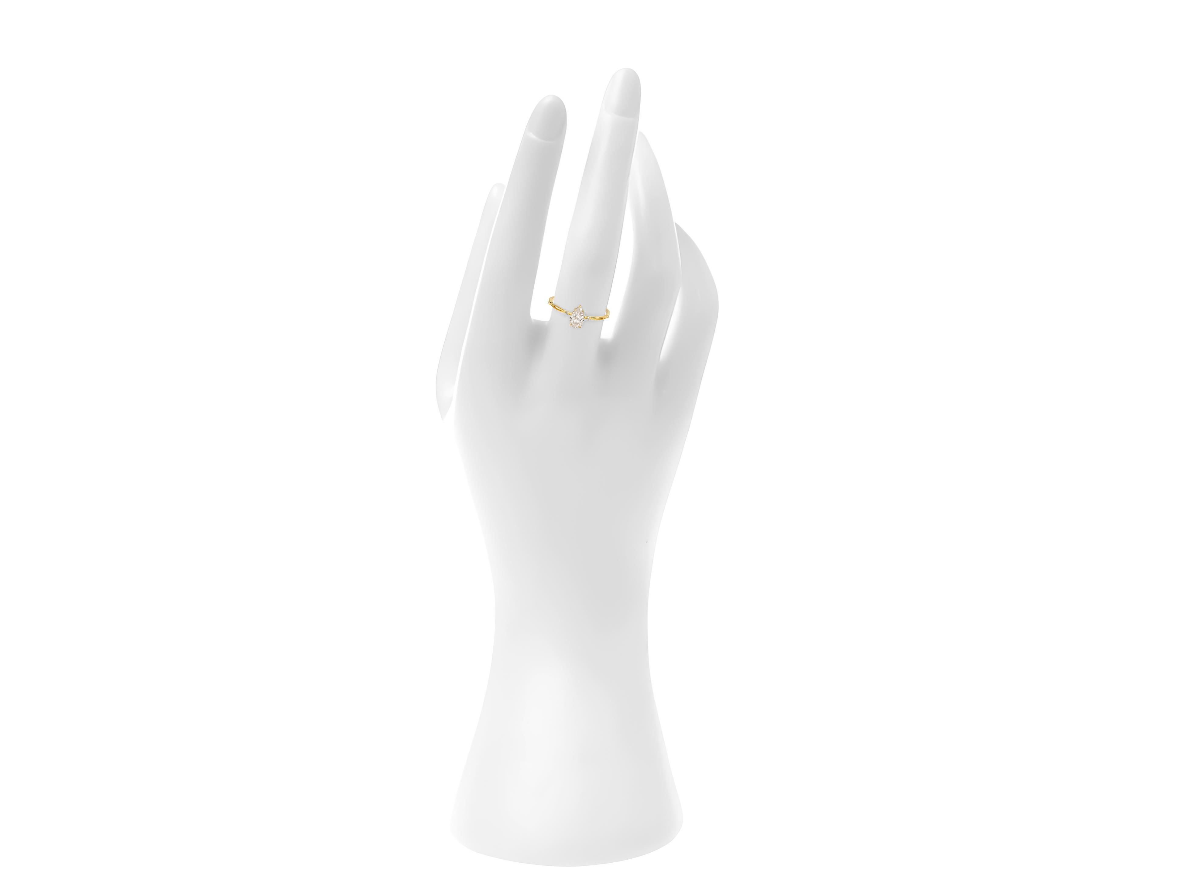 Birne Moissanit 14k Gold Ring.  (Moderne) im Angebot
