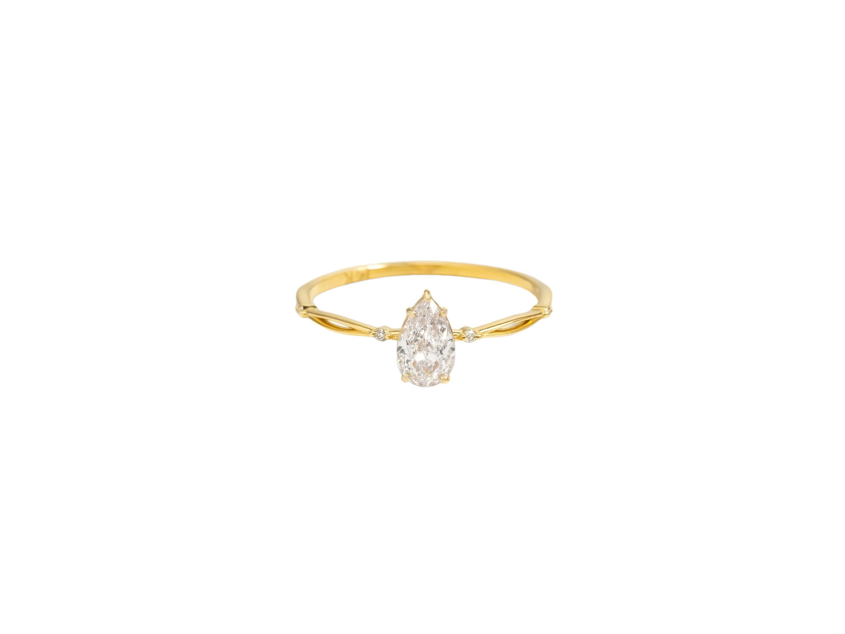 Pear Cut Pear moissanite 14k gold ring.  For Sale