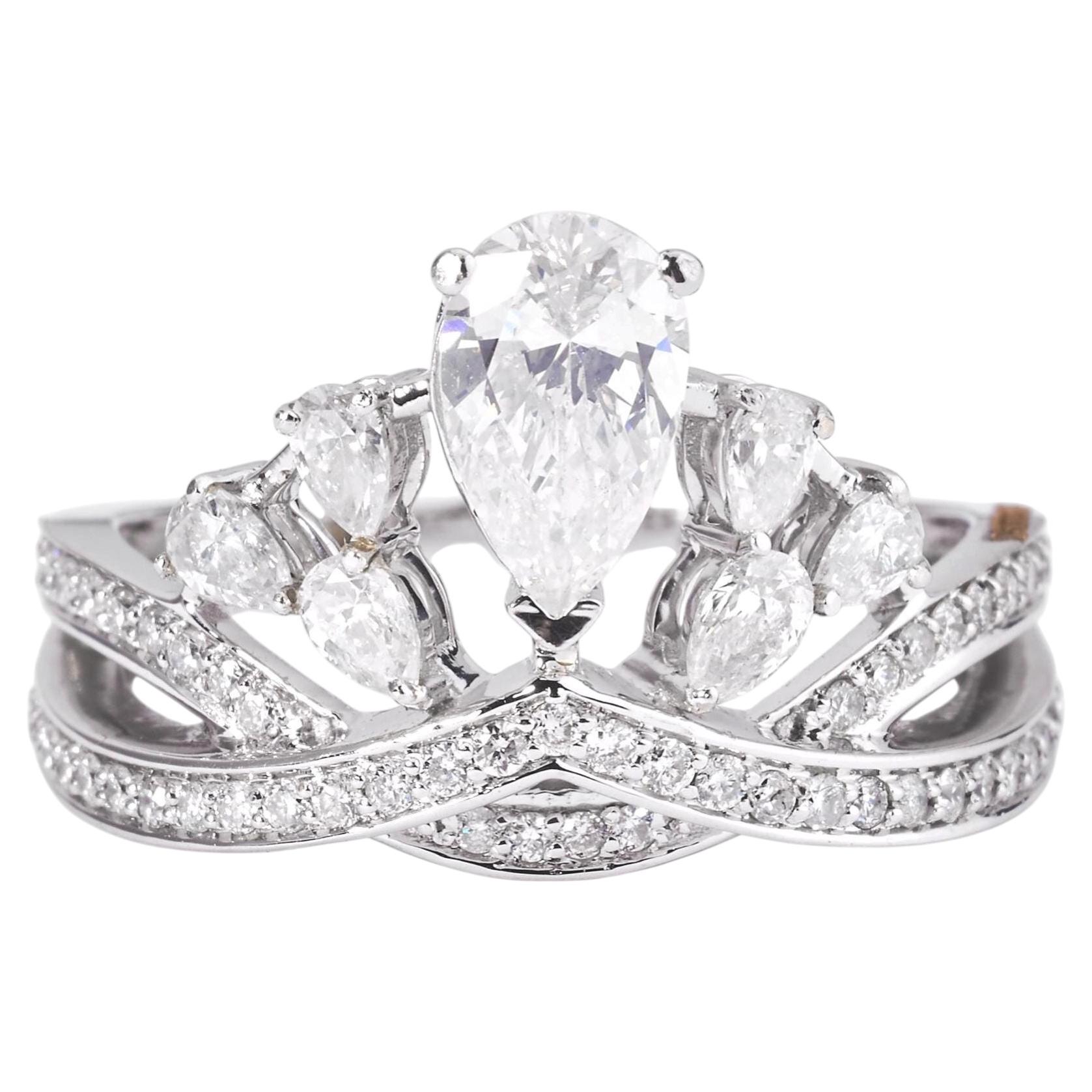 Bague solitaire en or massif 14K avec diamant naturel en forme de poire (certifié) en vente
