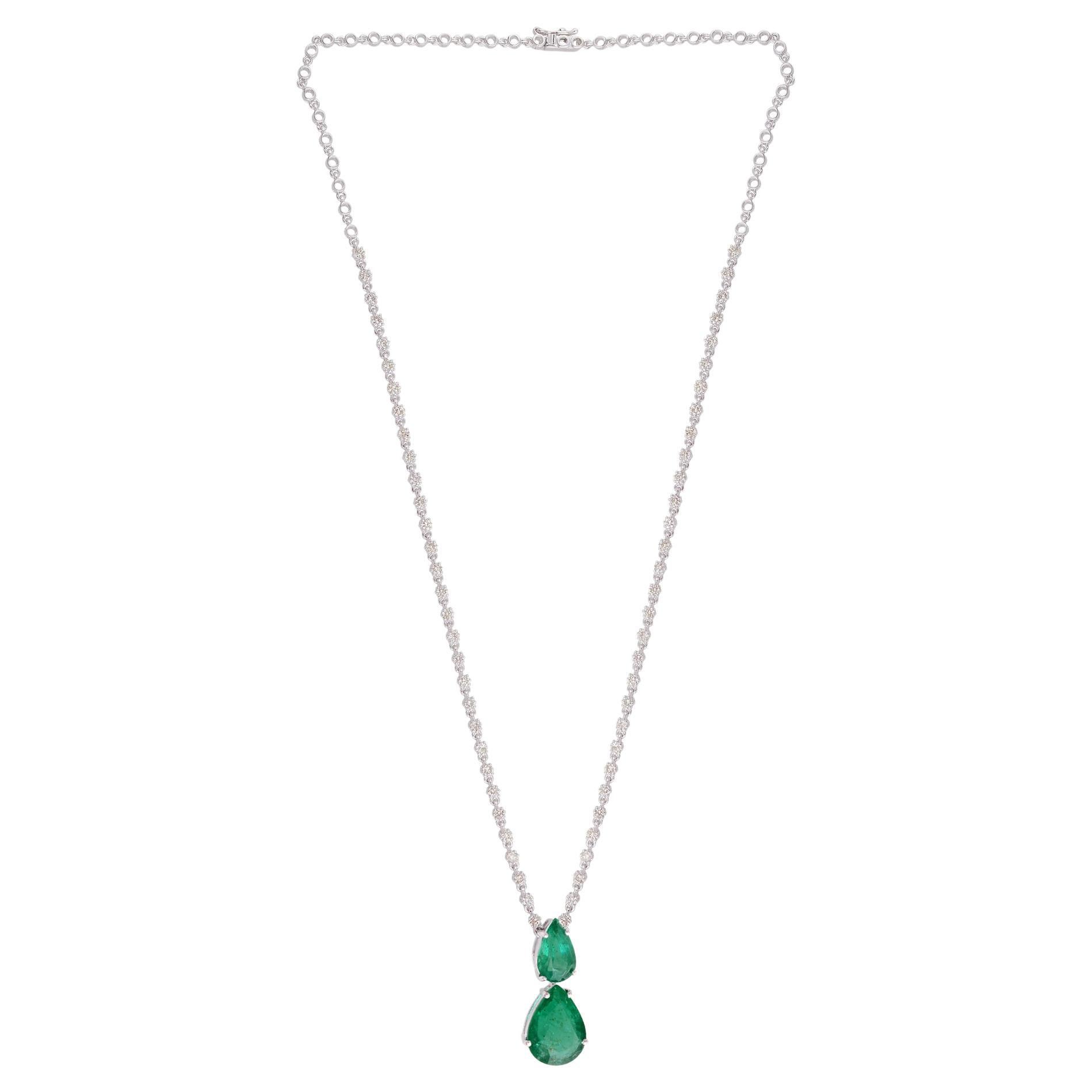 Pendentif en forme de breloque en émeraude naturelle poire Collier fin en or blanc 18k diamant