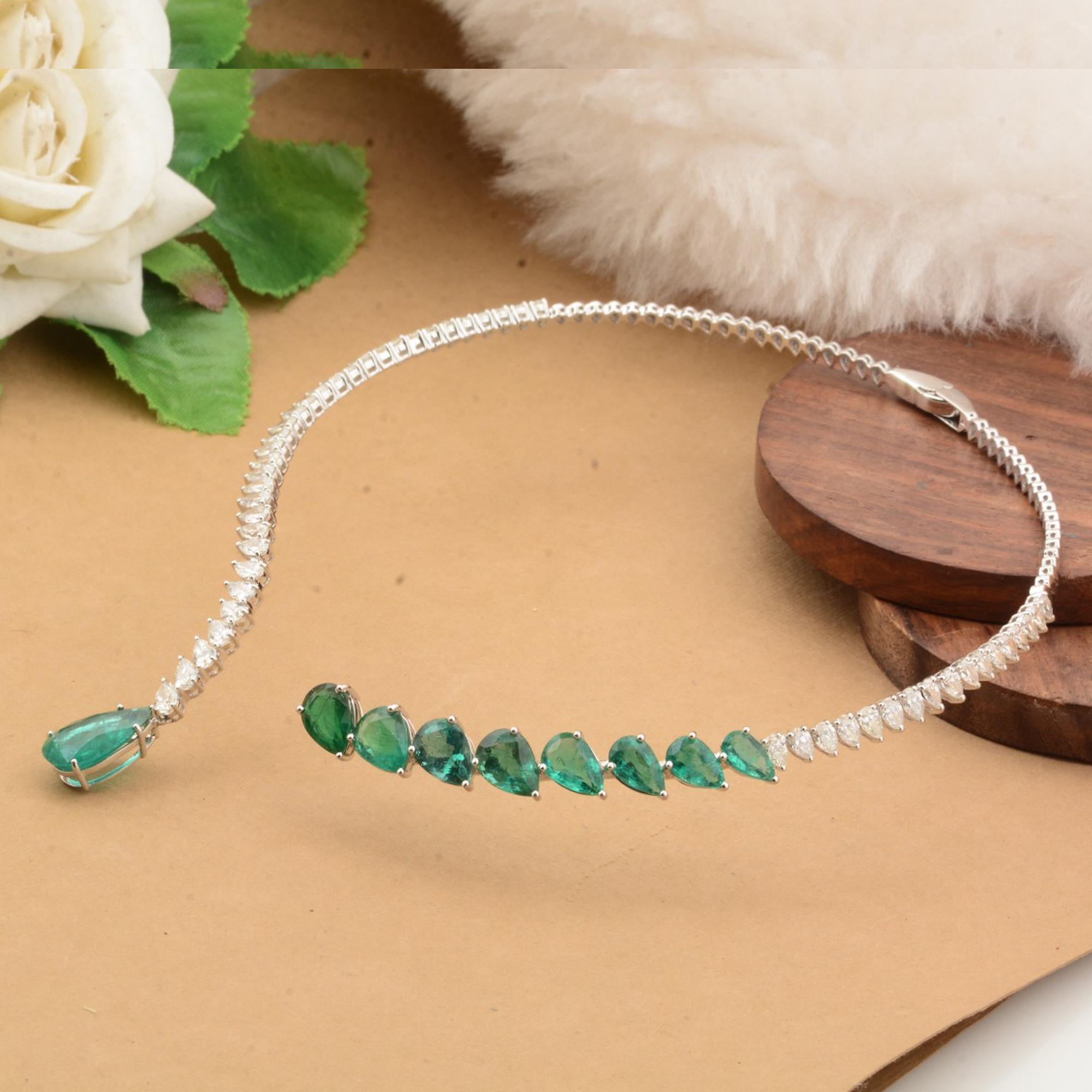 Donna Pear Natural Emerald Gemstone Collare Collana Choker Diamante Oro Bianco 18 Carati in vendita