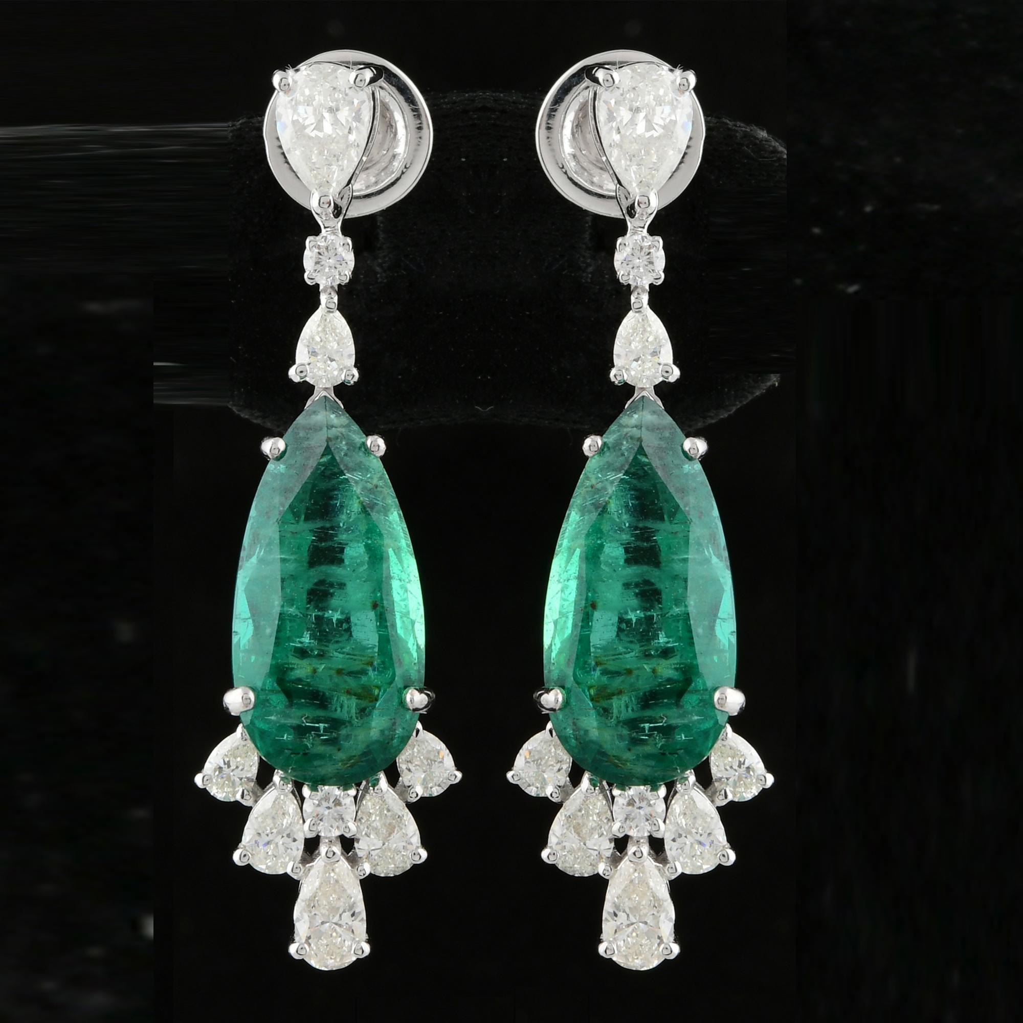 Pear Natural Emerald Gemstone Dangle Earrings Diamond 14 Kt White Gold Jewelry In New Condition For Sale In Diera, Dubai