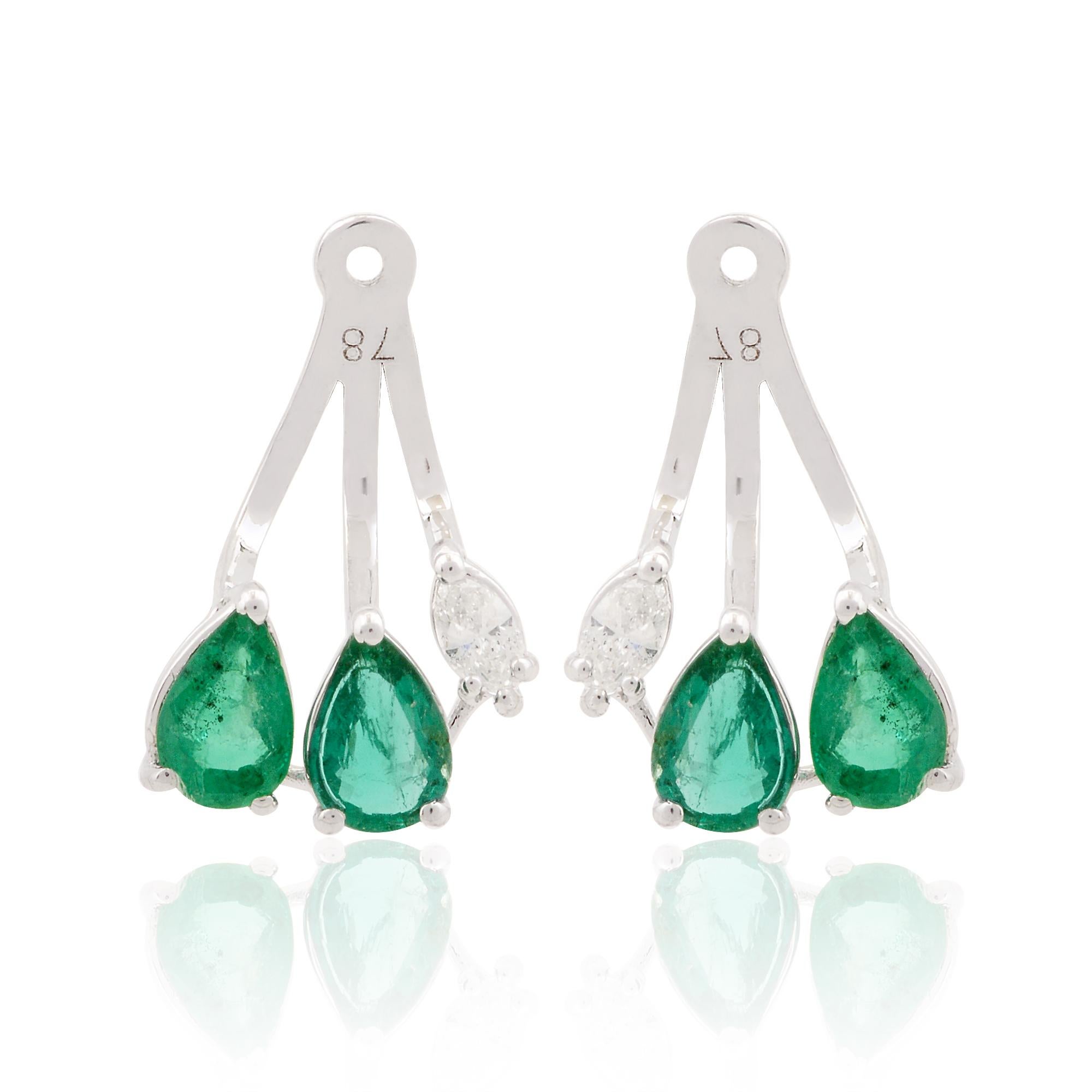 Moderne Boucles d'oreilles en or blanc 14k avec diamant et émeraude en forme de poire en vente