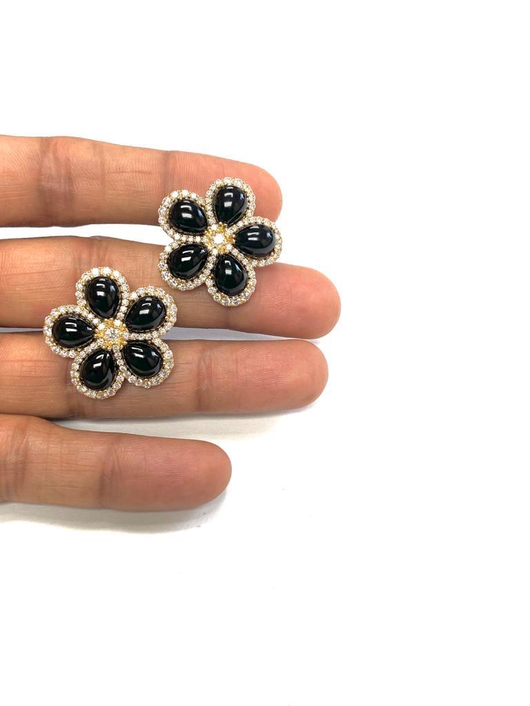 Goshwara Pear Onyx Cluster And Diamond Earrings In New Condition In New York, NY