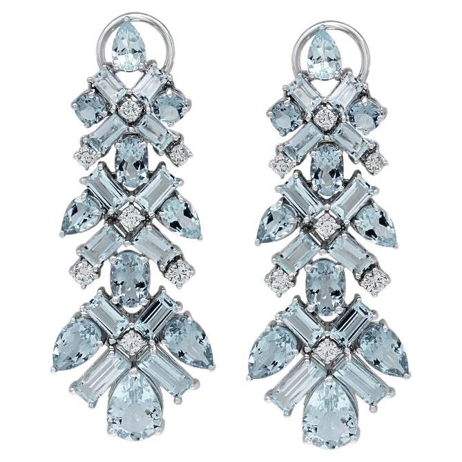 Pendientes de gota de aguamarina y diamantes pera, oval y baguette en oro blanco de 18 quilates en venta