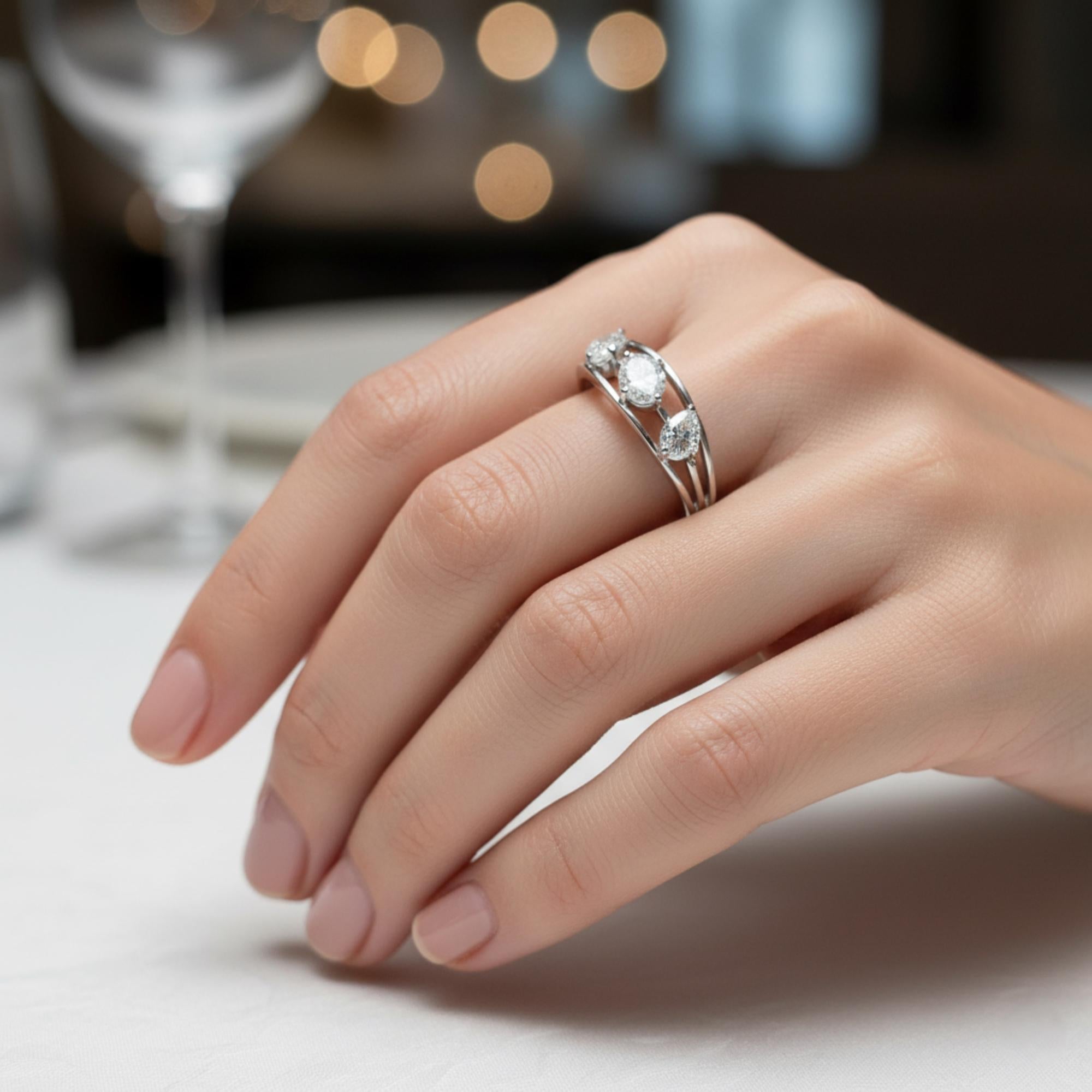 En vente :  Bague à trois pierres en or blanc 14k avec diamant naturel SI/H de forme ovale de poire Tous droits payés 2