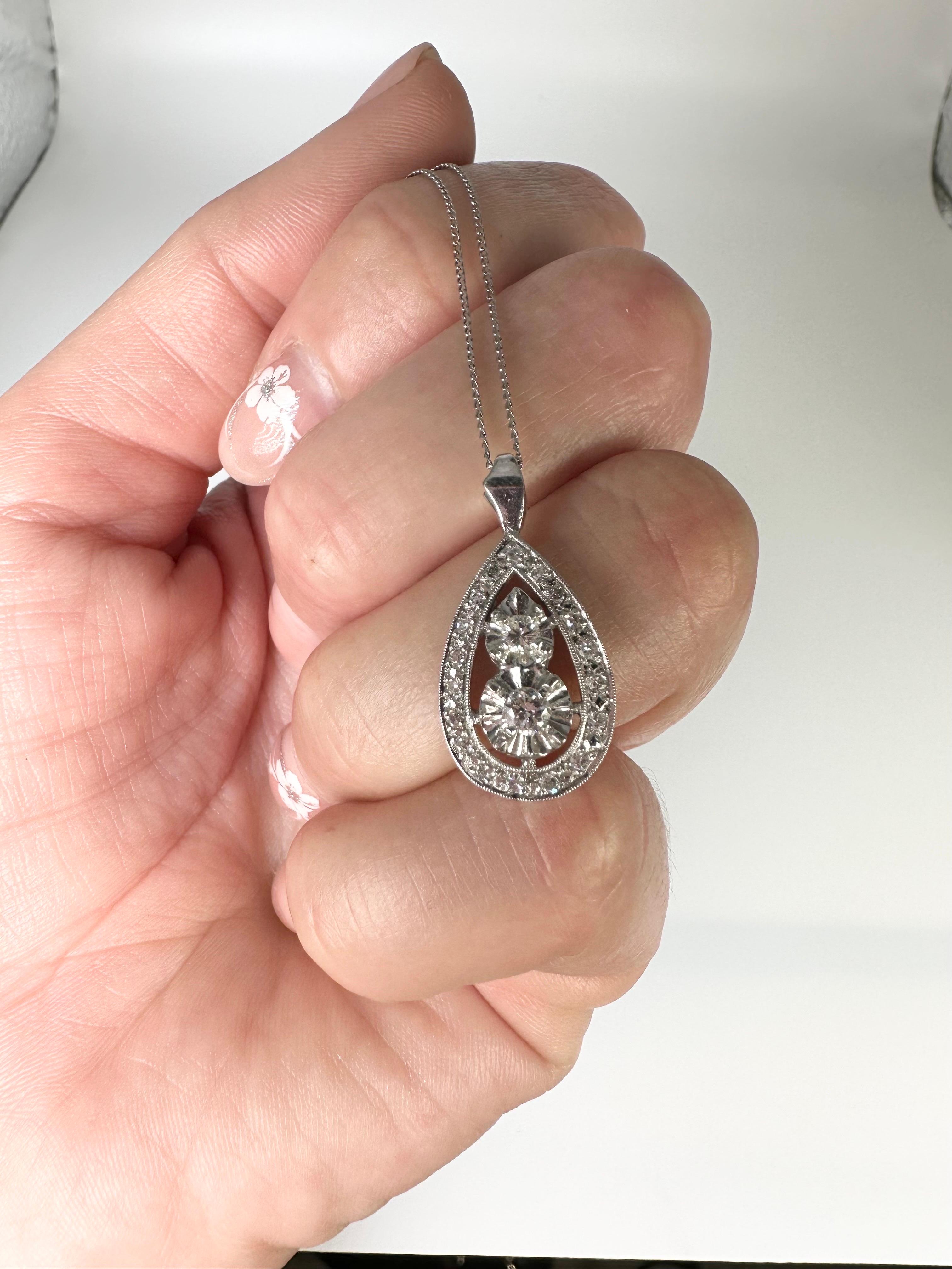 Collana con ciondolo a pera Collana con ciondolo vintage in oro bianco 14KT In condizioni ottime in vendita a Jupiter, FL