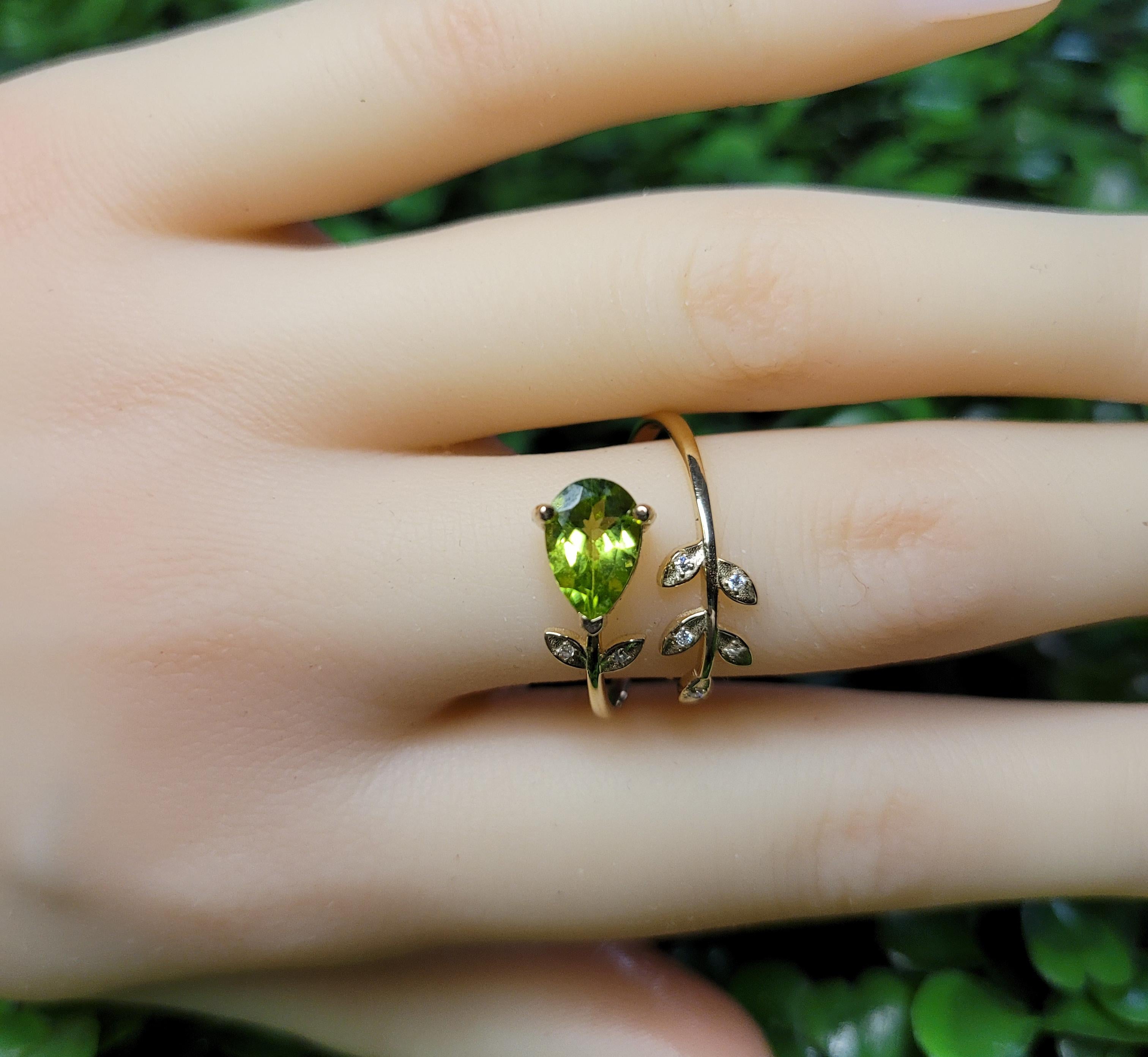 Im Angebot: 14k Goldring mit birnenförmigem Peridot, Peridot in Gold, echtem Peridot () 9