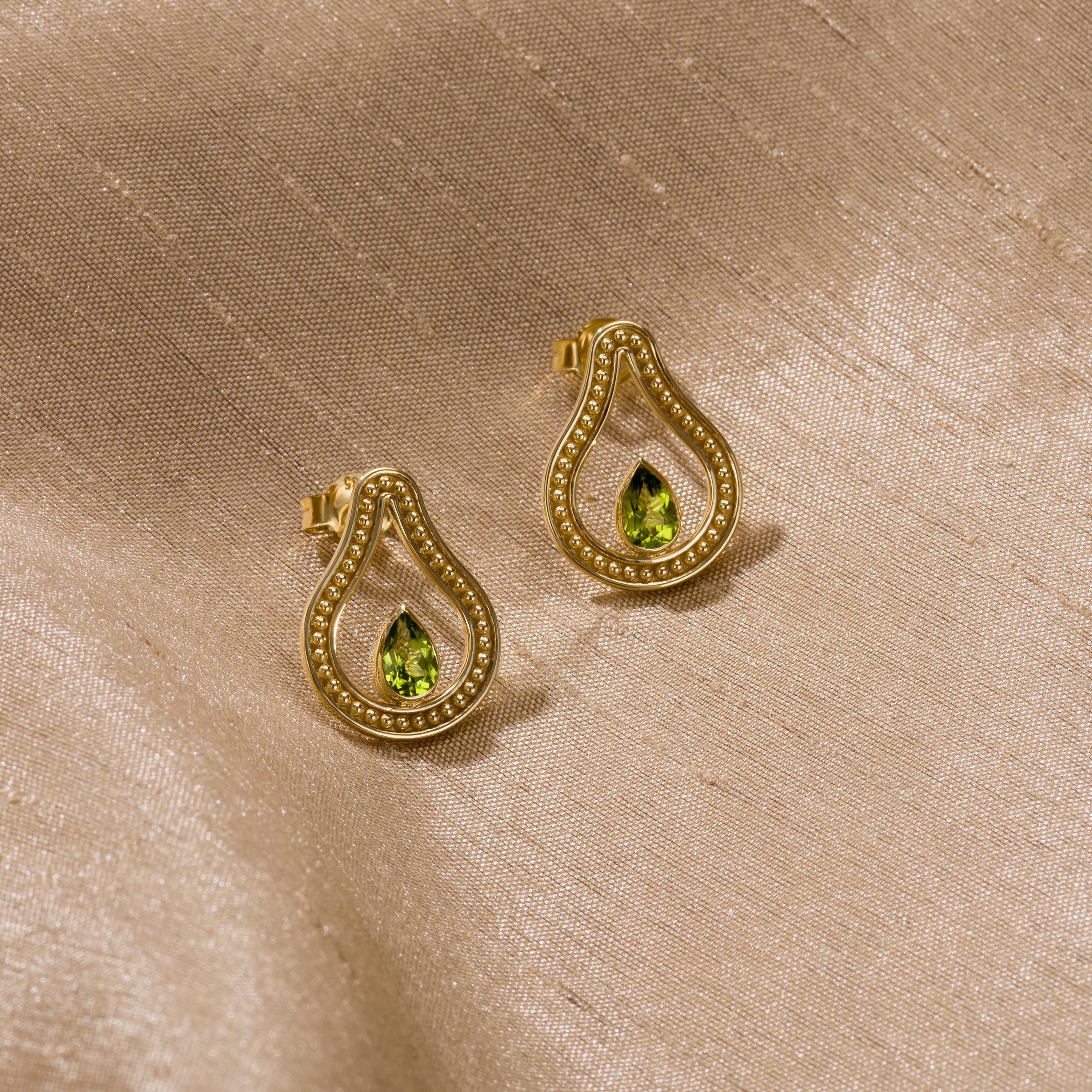 Women's Pear Peridot Gold Byzantine Earrings For Sale