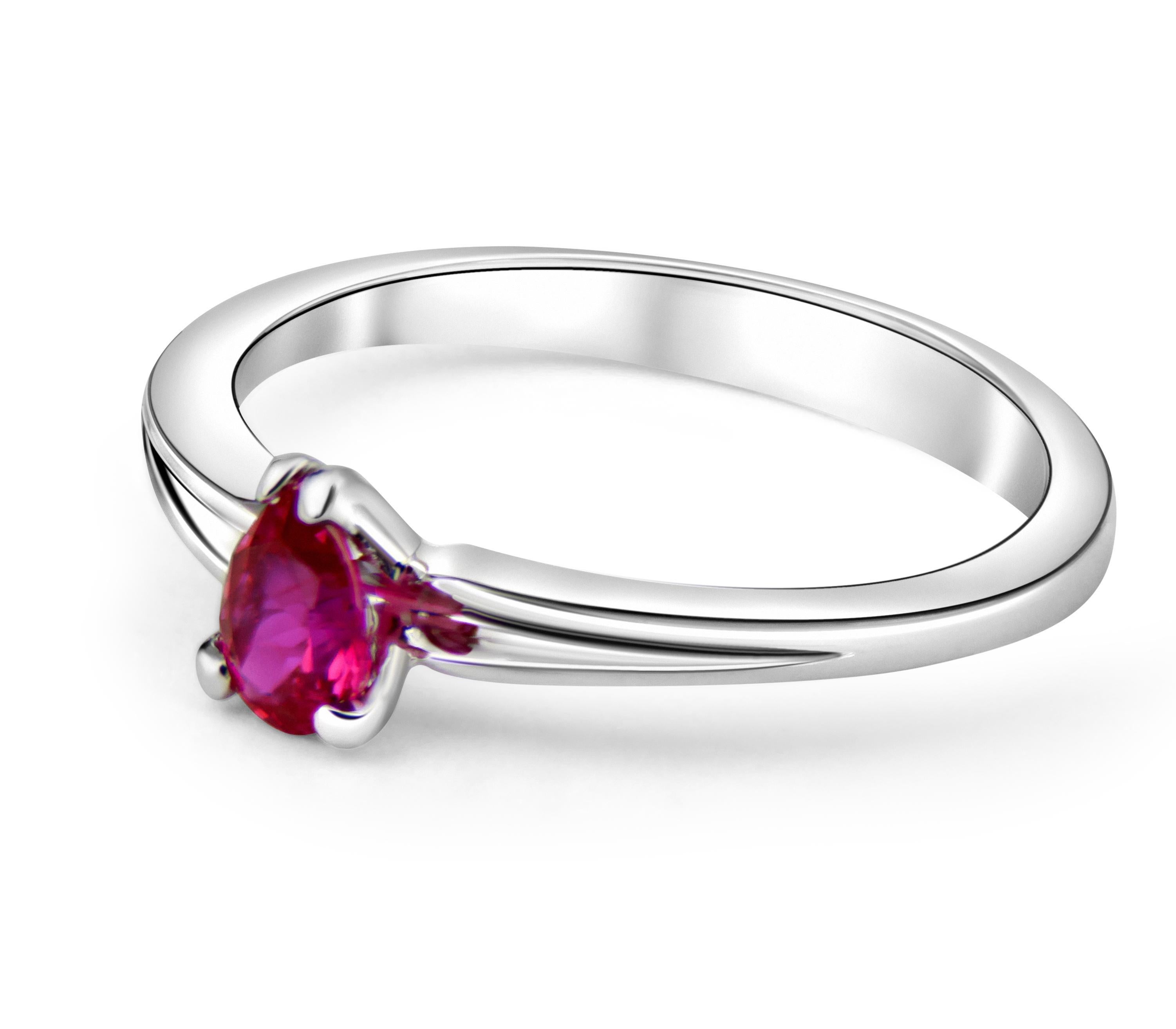 in vendita:  Anello con rubino a pera in oro 14k 2