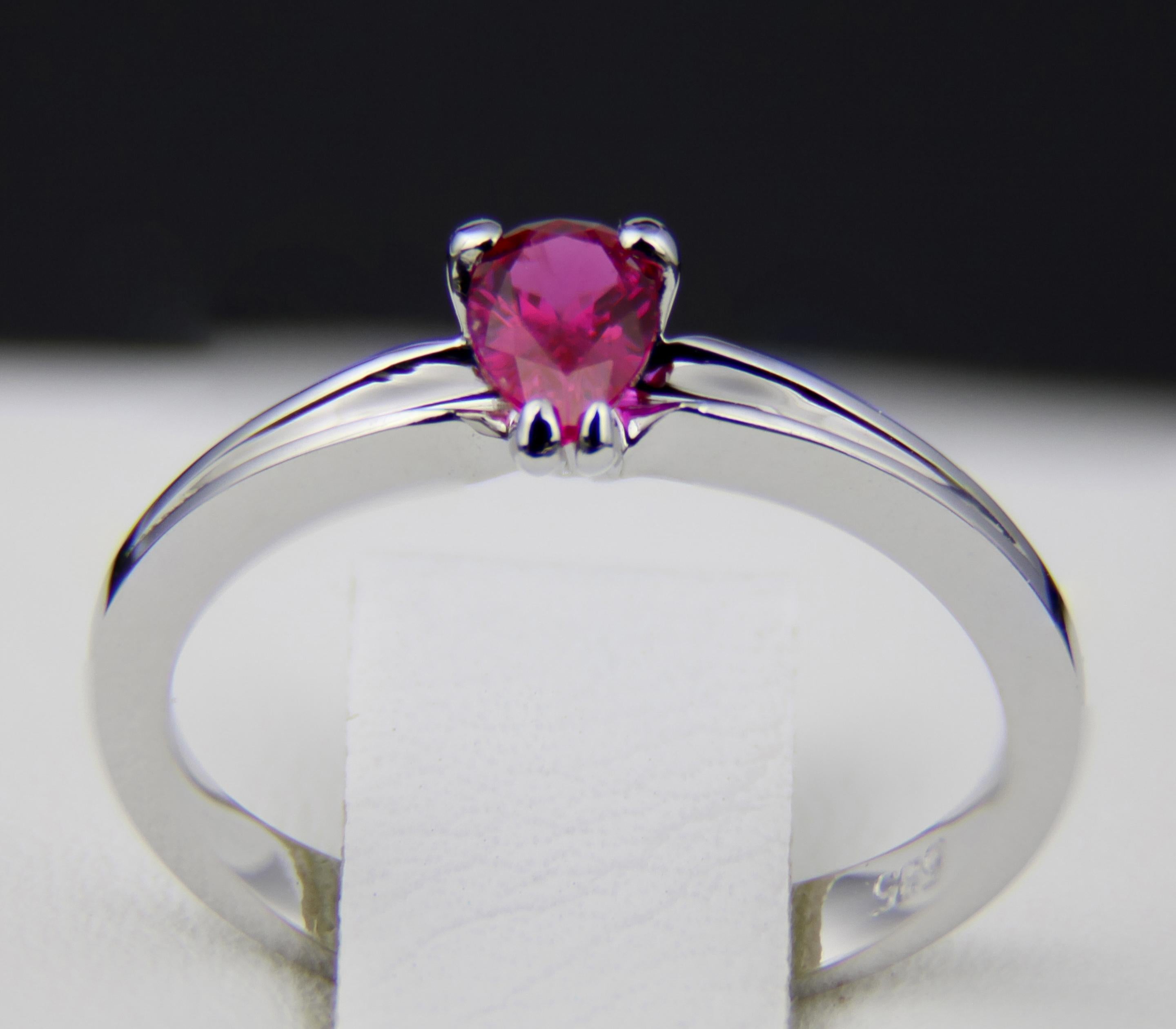 in vendita:  Anello con rubino a pera in oro 14k 3