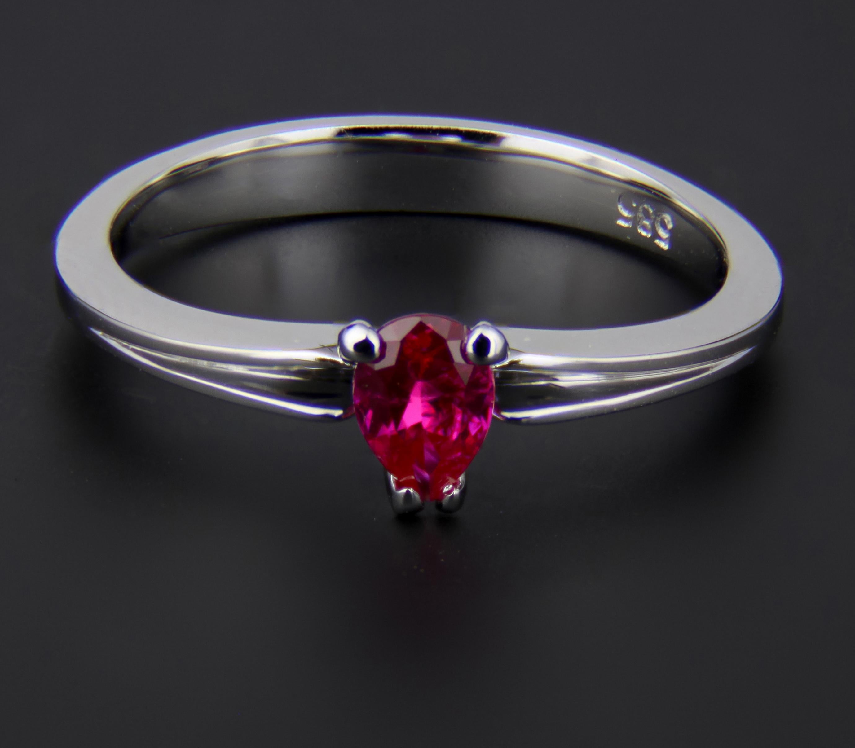 in vendita:  Anello con rubino a pera in oro 14k 6