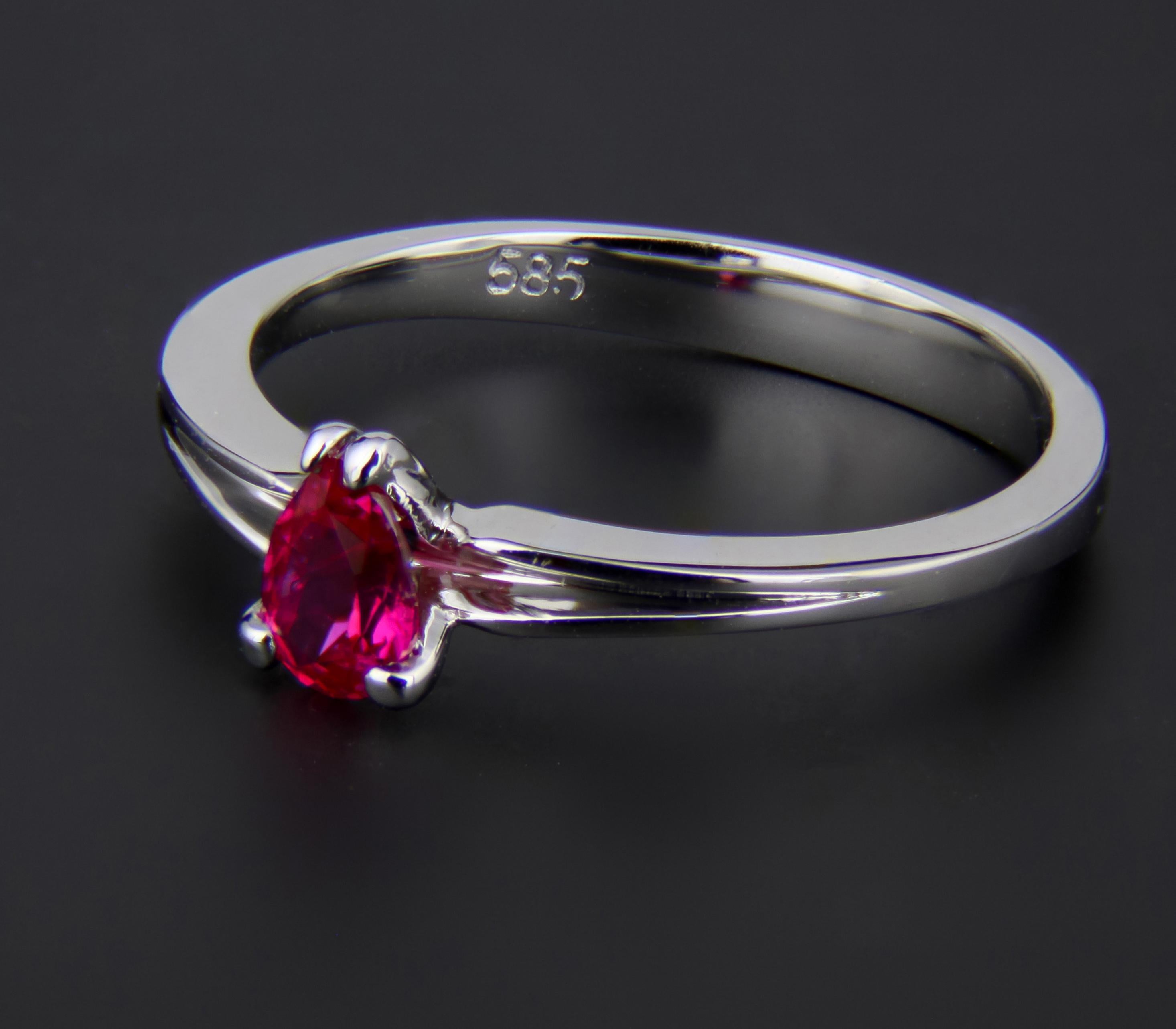 in vendita:  Anello con rubino a pera in oro 14k 7