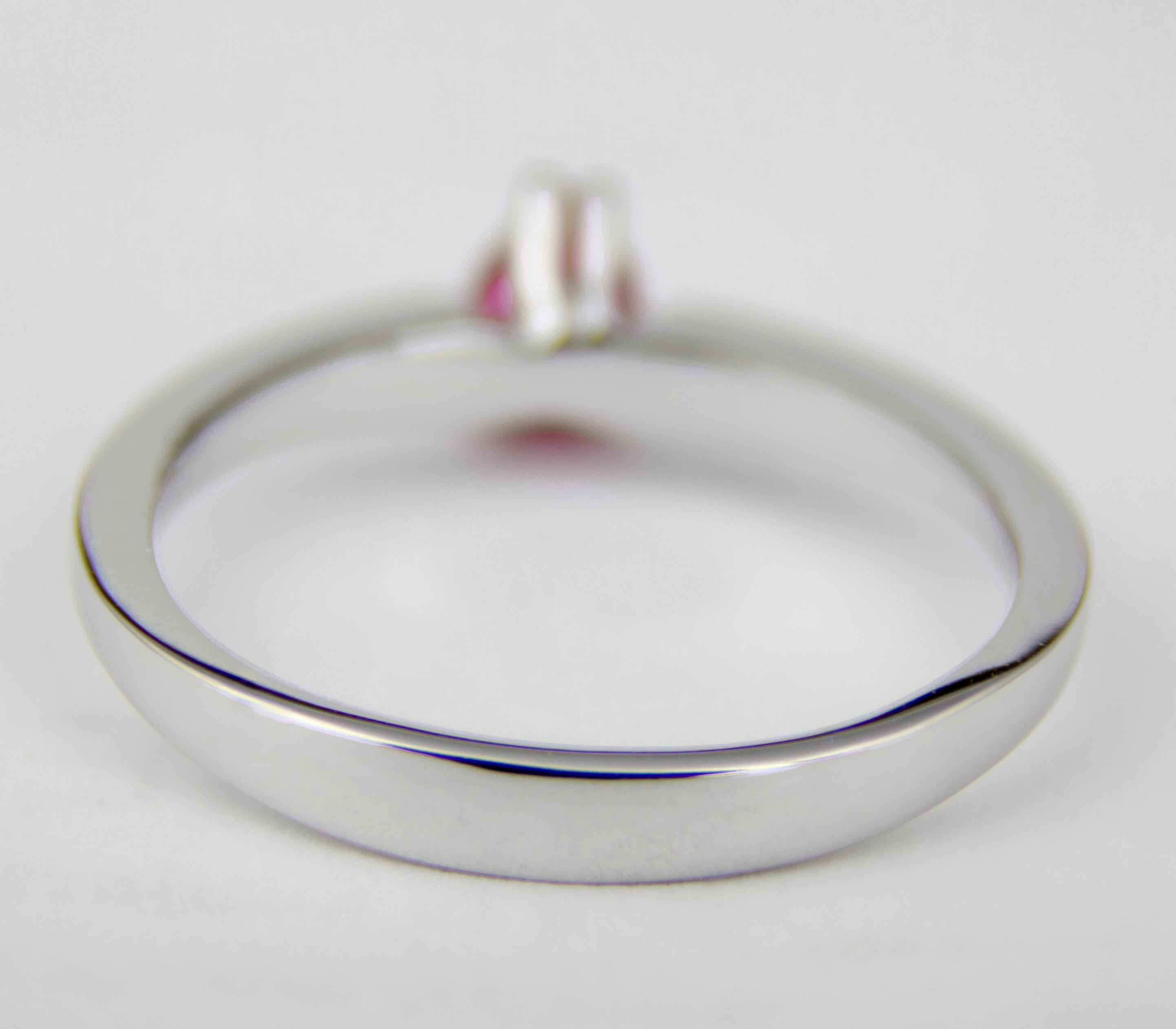 in vendita:  Anello con rubino a pera in oro 14k 8