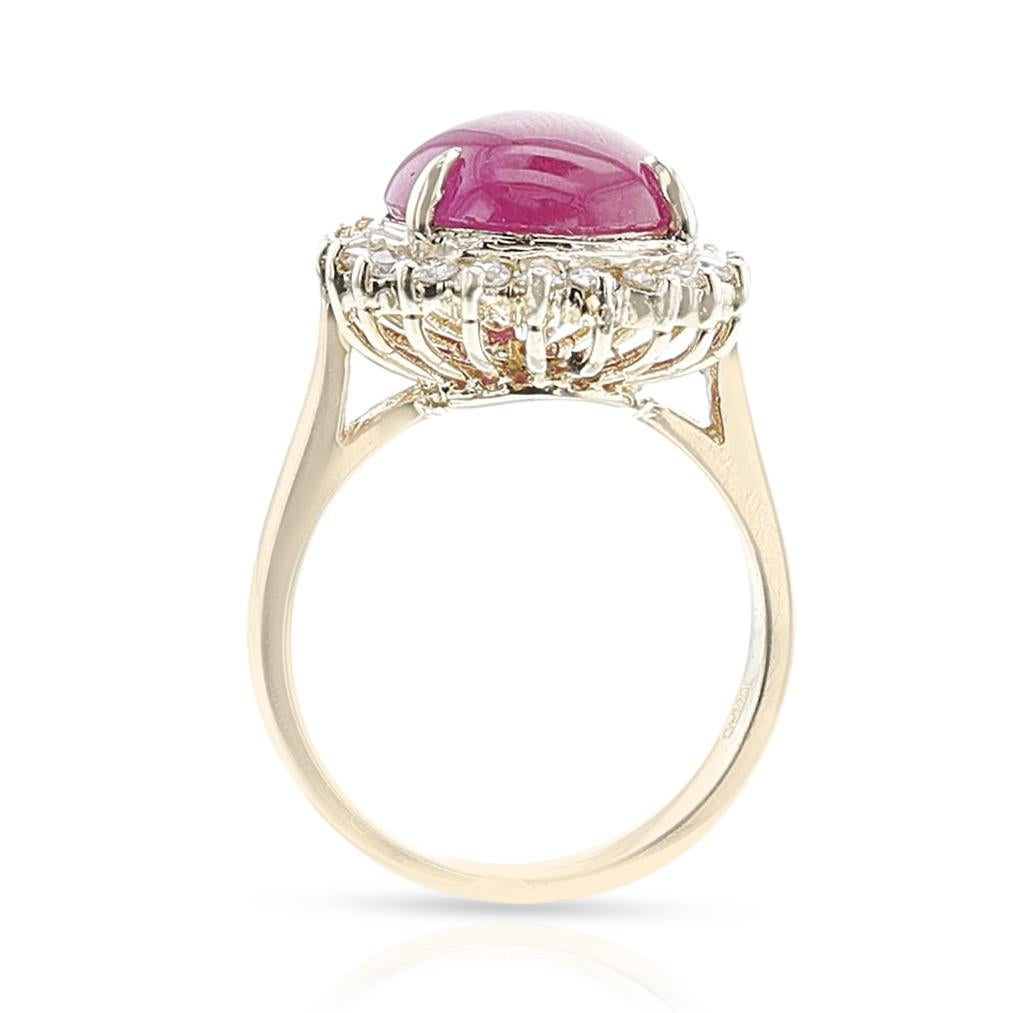 Femenino o masculino Anillo con cabujón de rubí pera y diamantes, 14k en venta