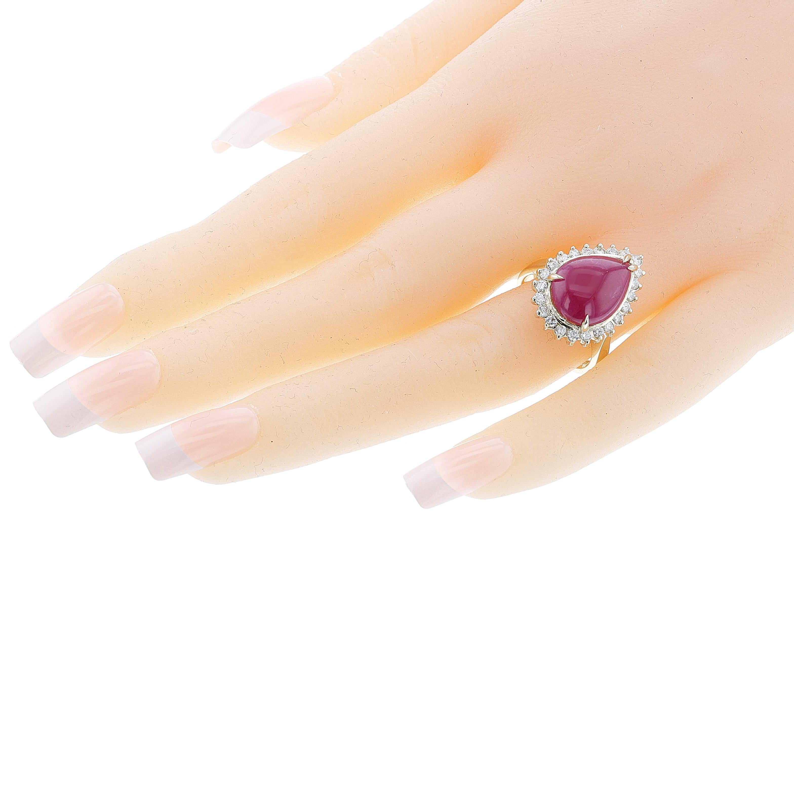 Anillo con cabujón de rubí pera y diamantes, 14k en venta 1