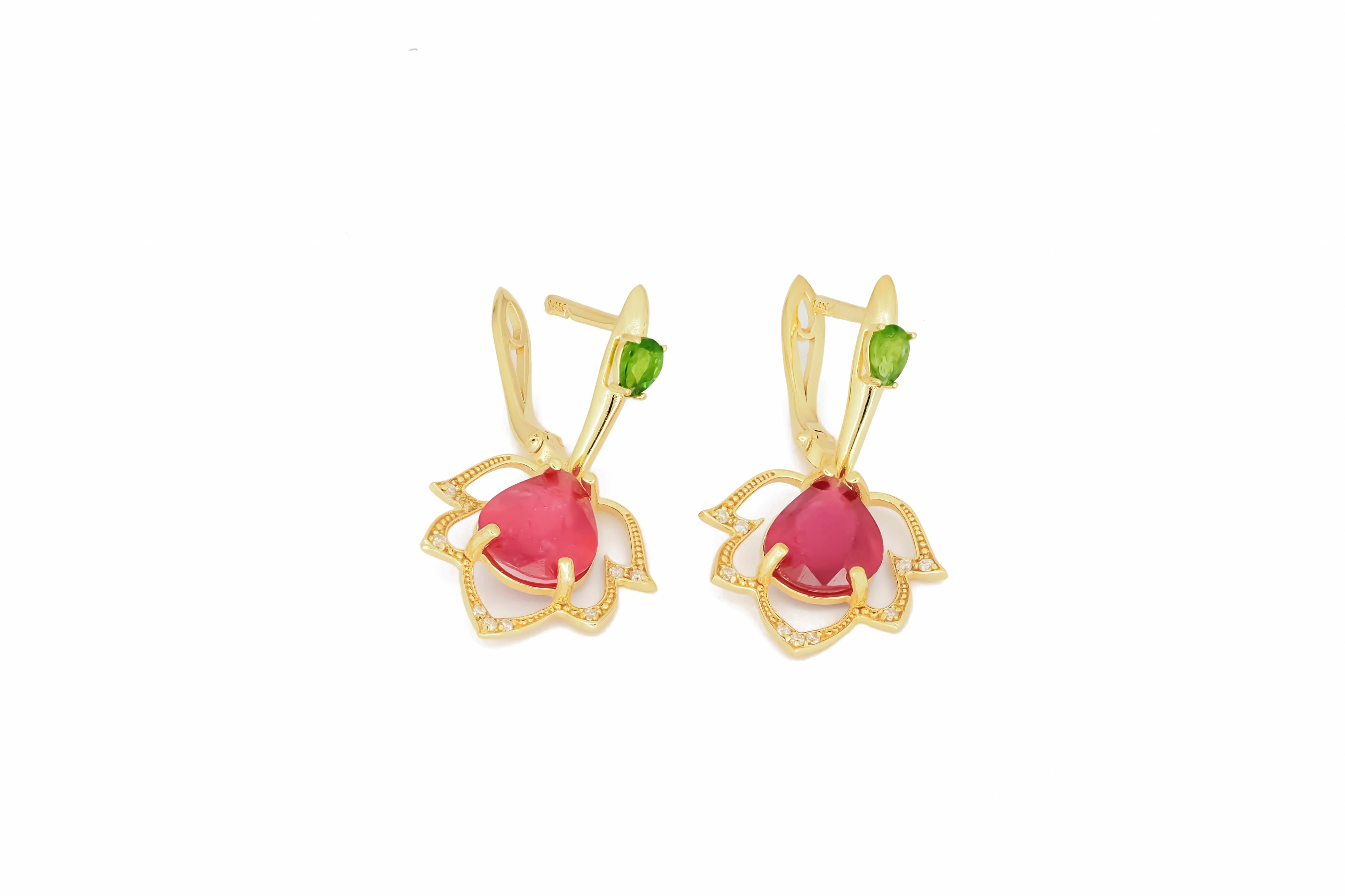Pear ruby flower 14k gold earrings. For Sale 2