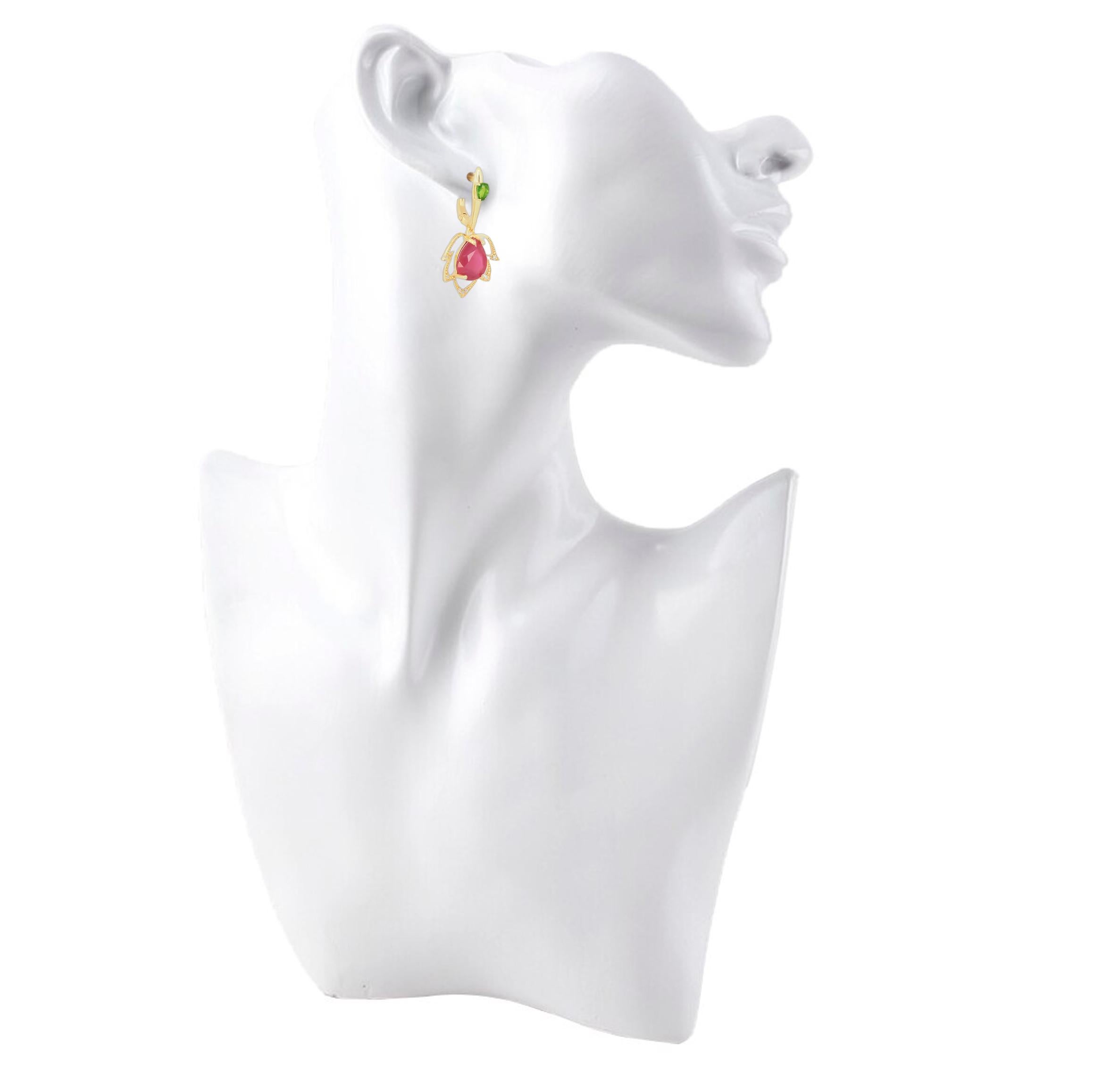 Pear ruby flower 14k gold earrings. For Sale 3