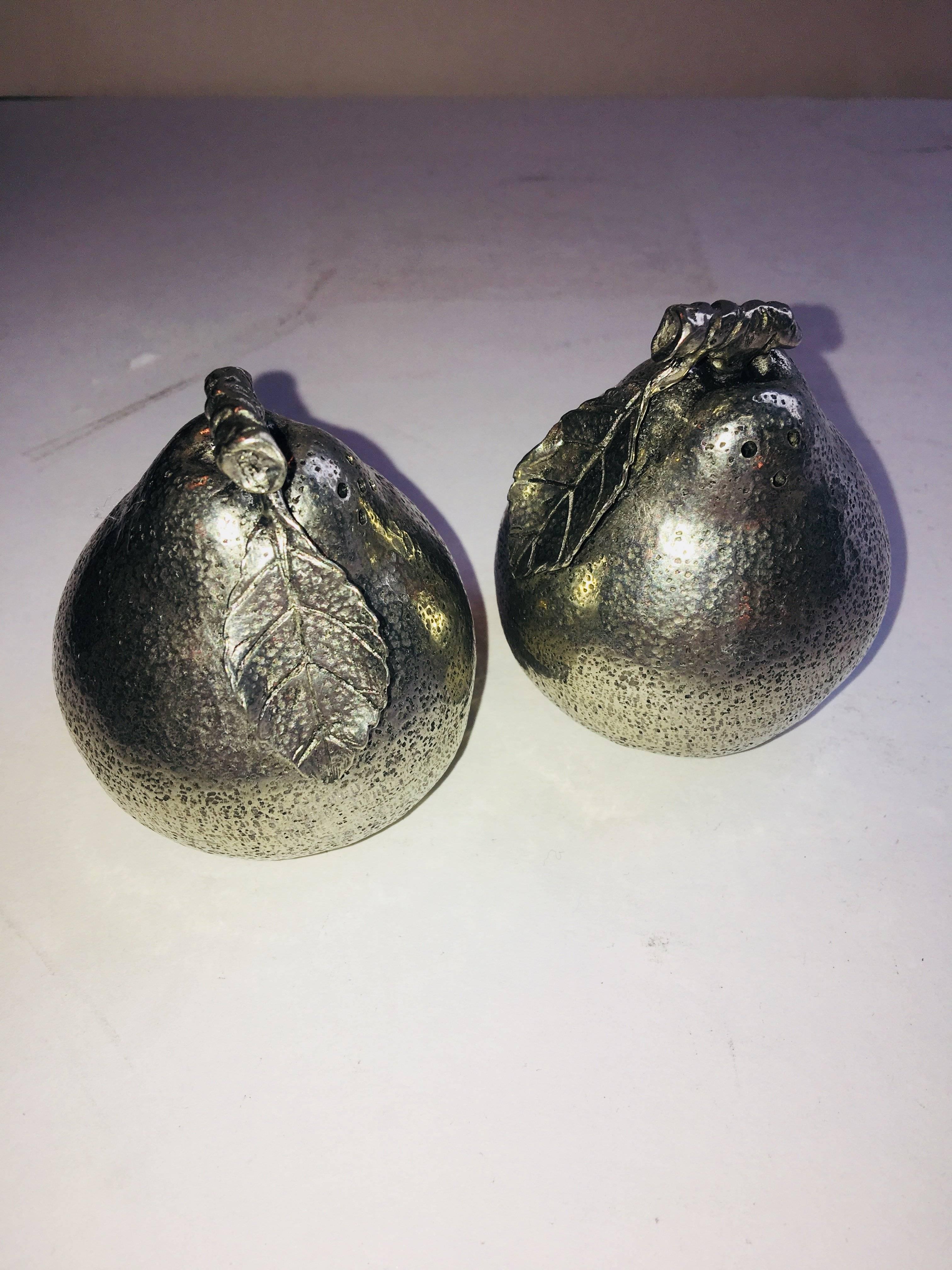 Pear Salt and Pepper Shakers In Excellent Condition In Bridgehampton, NY