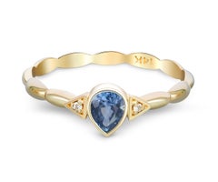 Pear sapphire 14k gold ring.