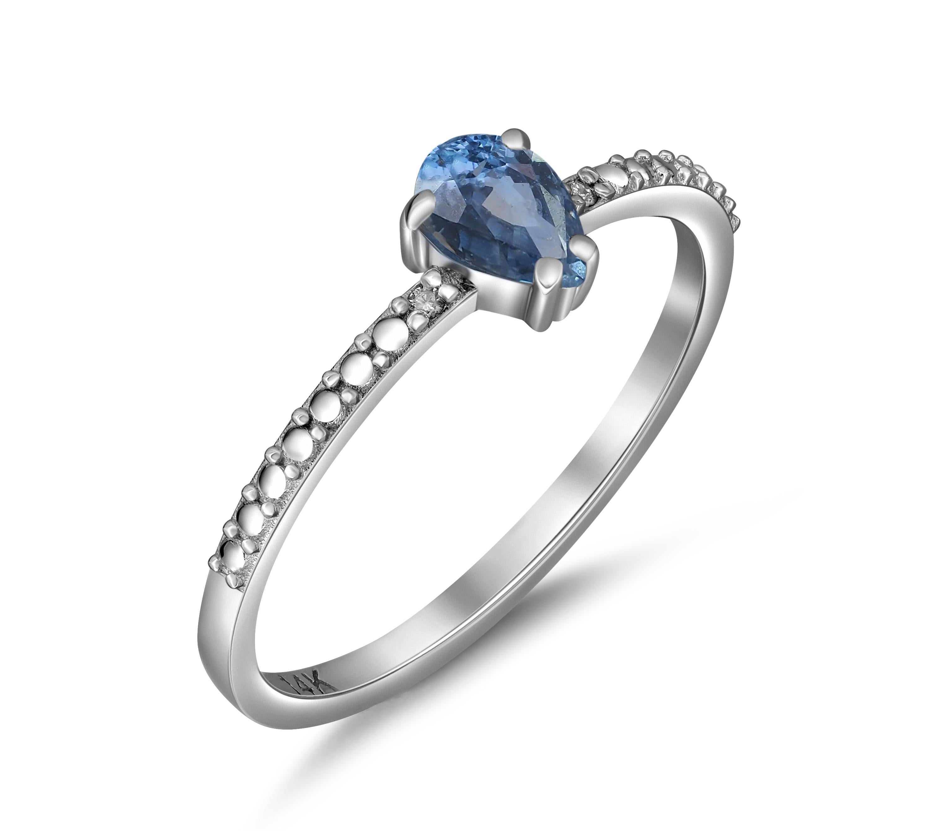 For Sale:  Pear sapphire 14k gold ring. 2