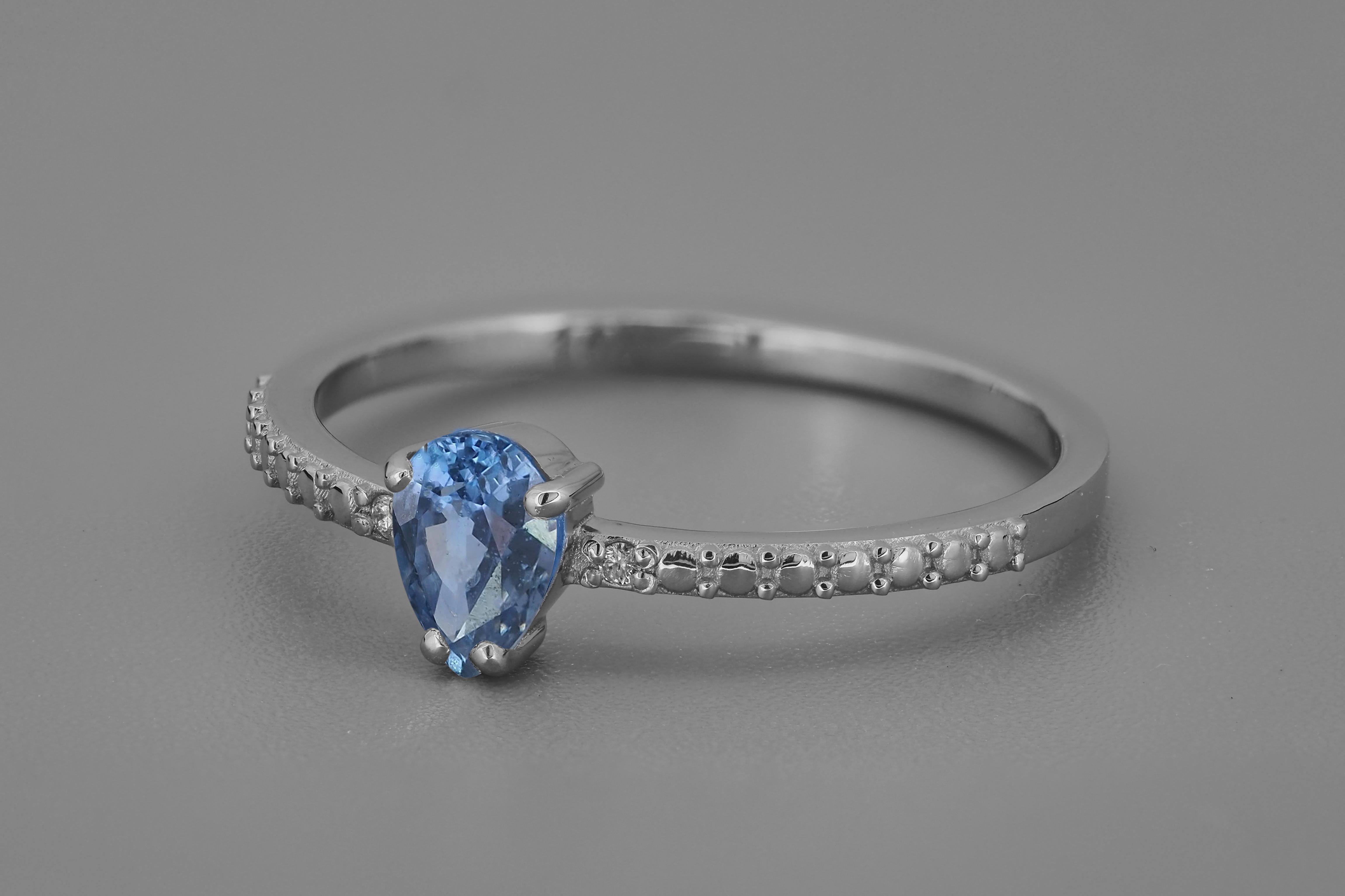 For Sale:  Pear sapphire 14k gold ring. 3