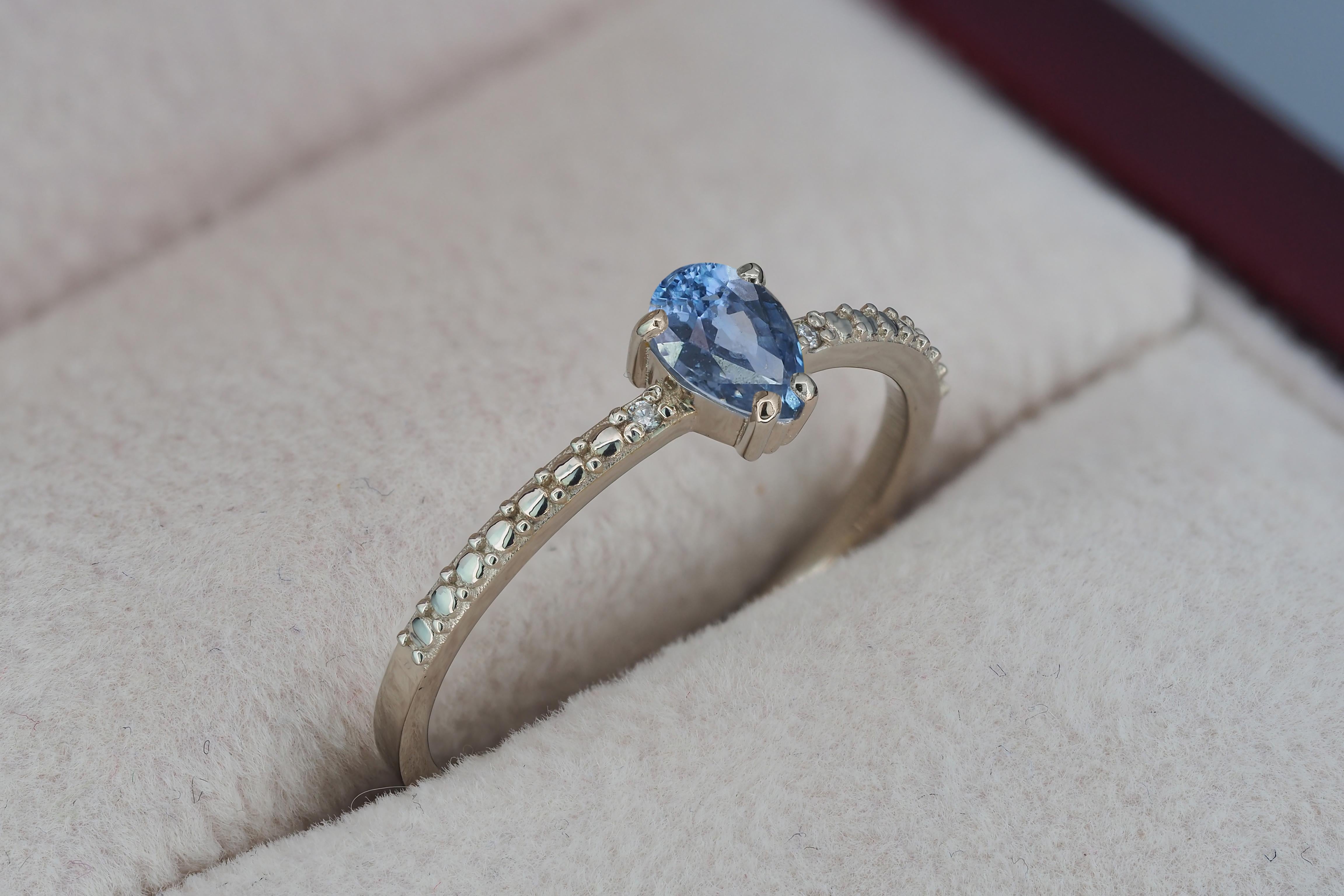 For Sale:  Pear sapphire 14k gold ring. 5