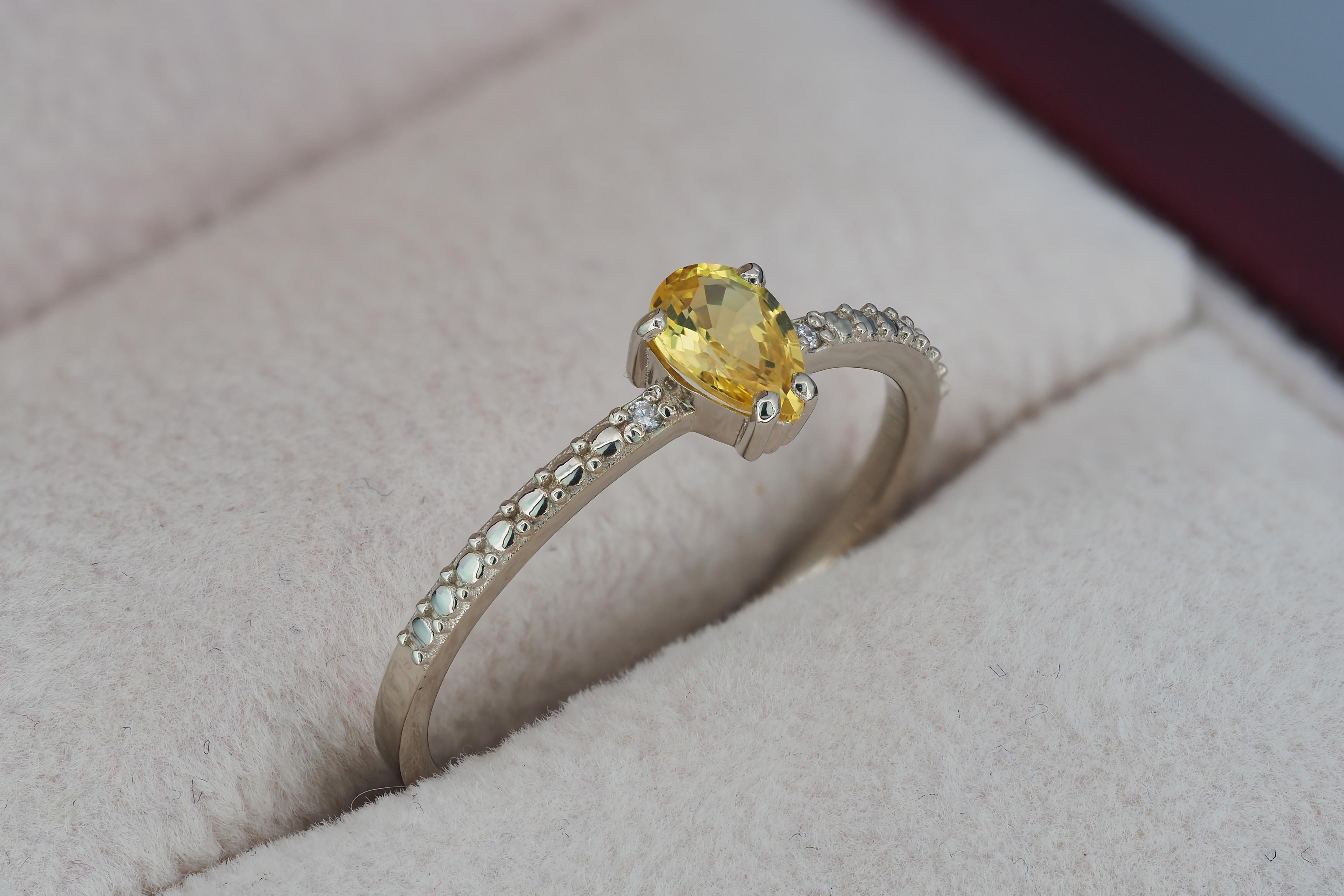 Pear sapphire 14k gold ring.  For Sale 2