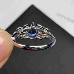 Goldring mit birnenförmigem Saphir und Diamant, antiker Saphir