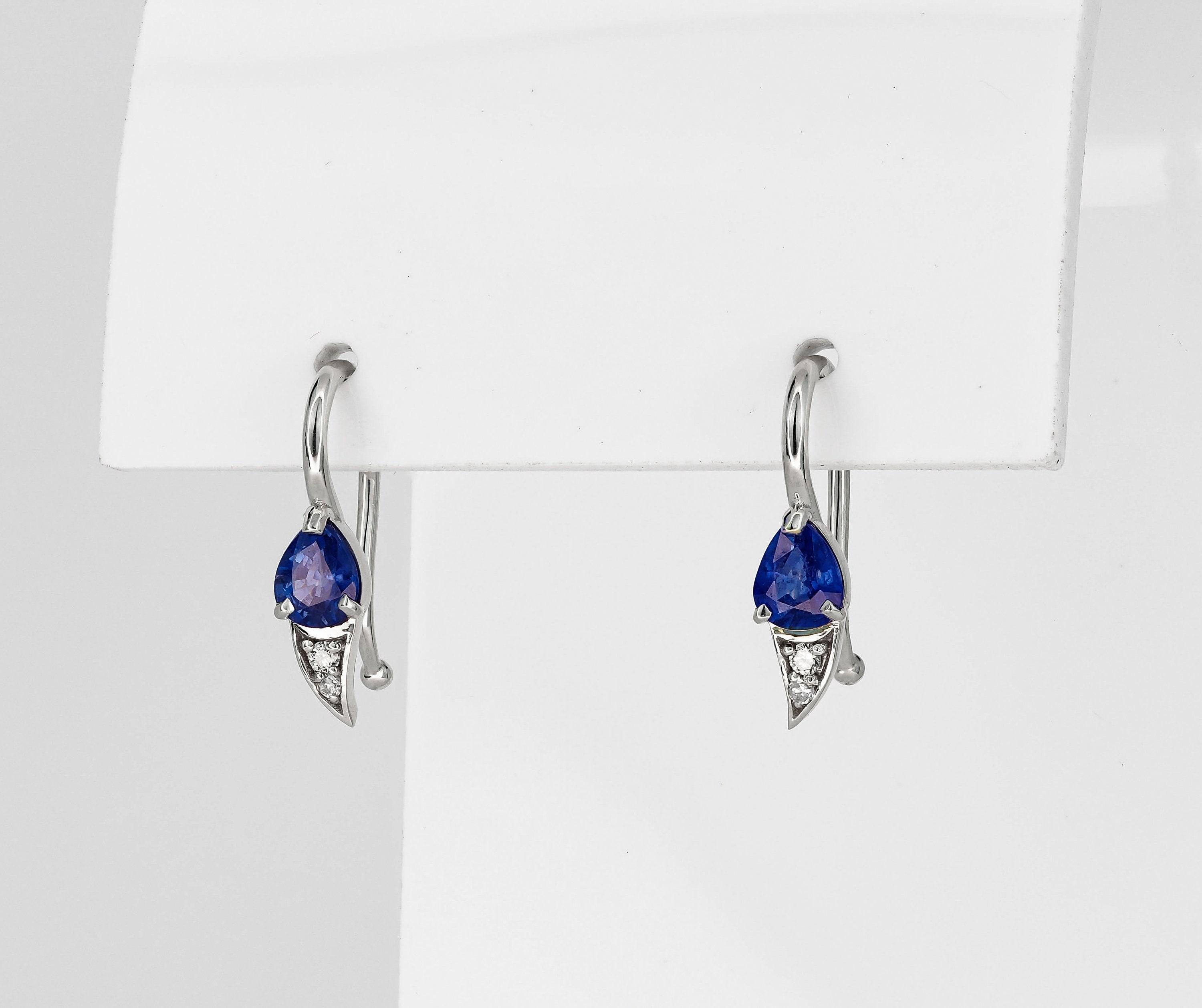 Women's Pear sapphires earrings For Sale
