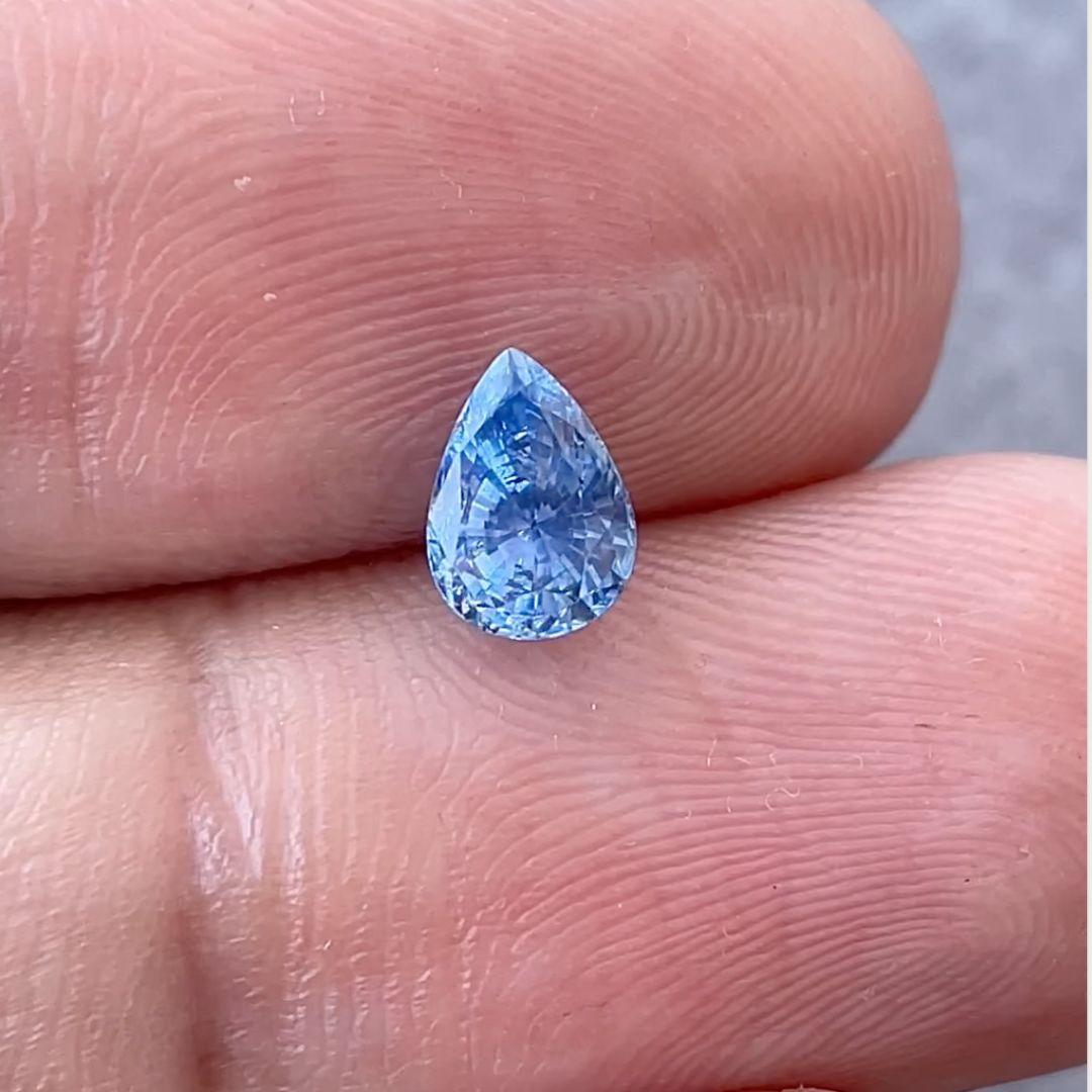 Modern Pear Shape 1.42 Carat Cornflower Blue Natural Sapphire For Sale