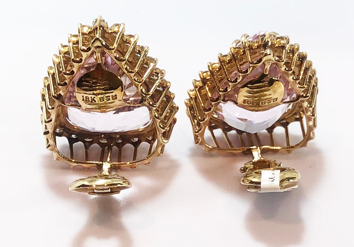 Taille brillant Boucles d'oreilles en or jaune 18 carats avec kunzite en forme de poire de 30 carats et diamants en vente