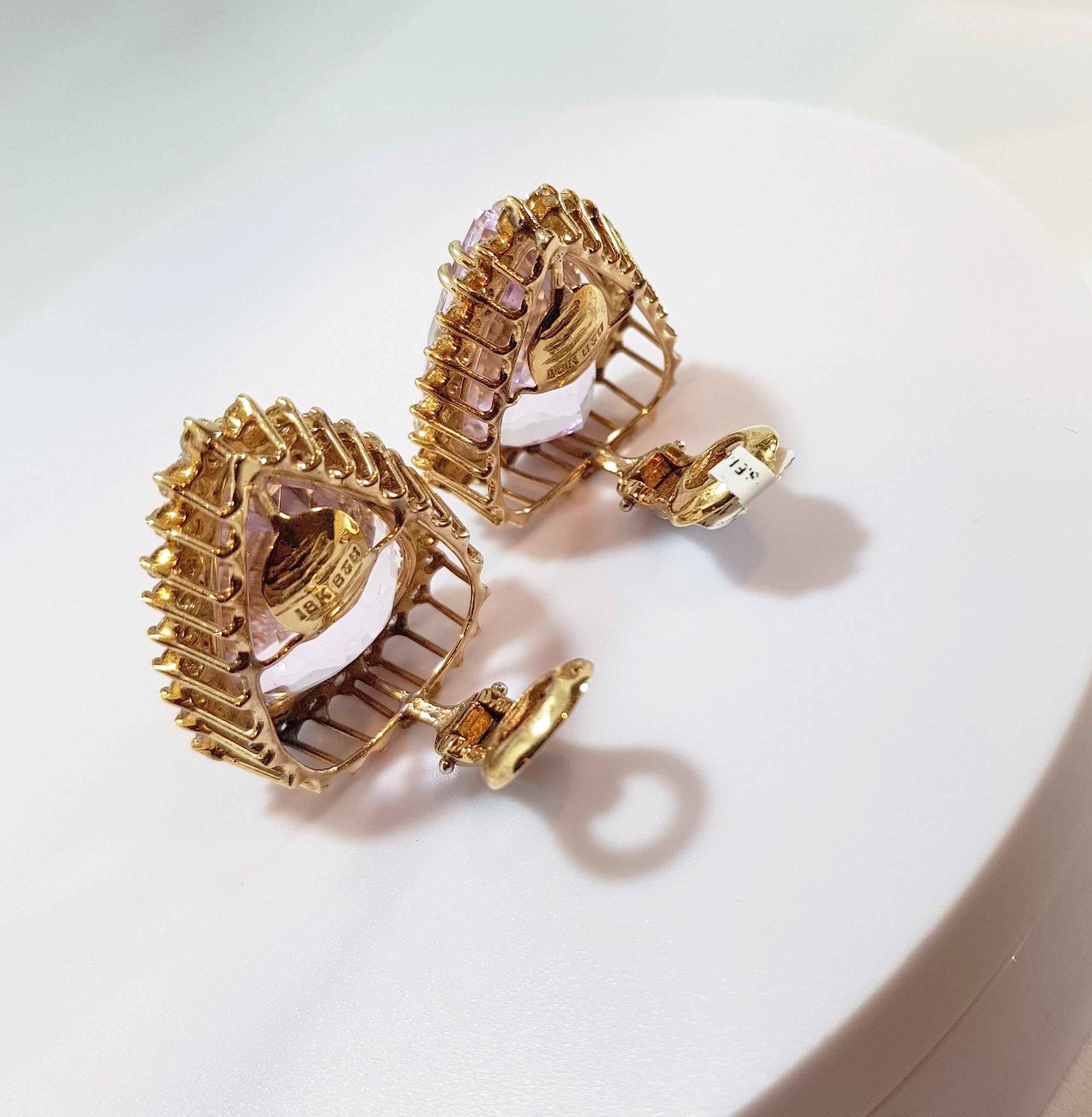 Boucles d'oreilles en or jaune 18 carats avec kunzite en forme de poire de 30 carats et diamants en vente 1