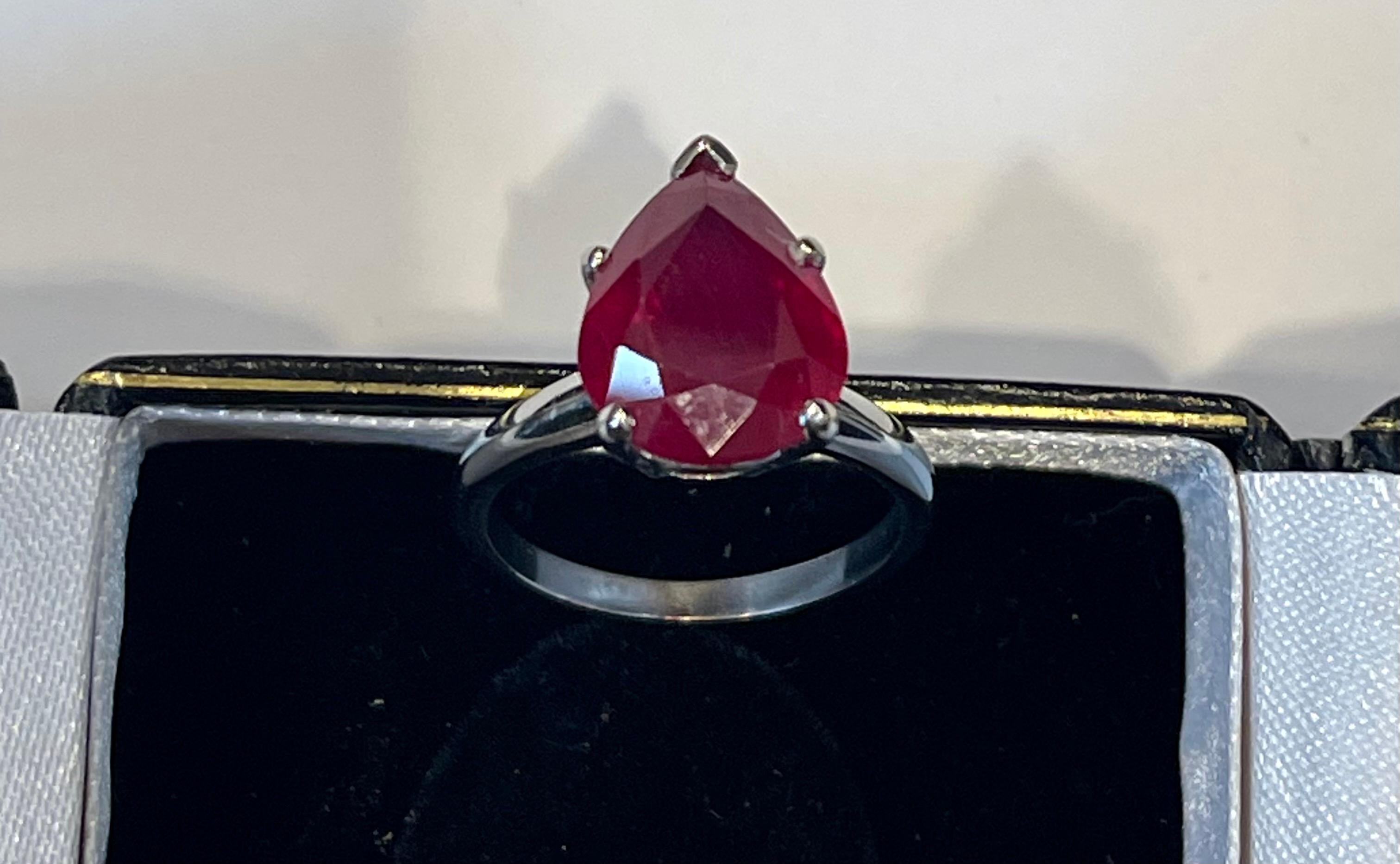 Pear Shape 4.5 Carat Treated Ruby 14 Karat White Gold Ring For Sale 5