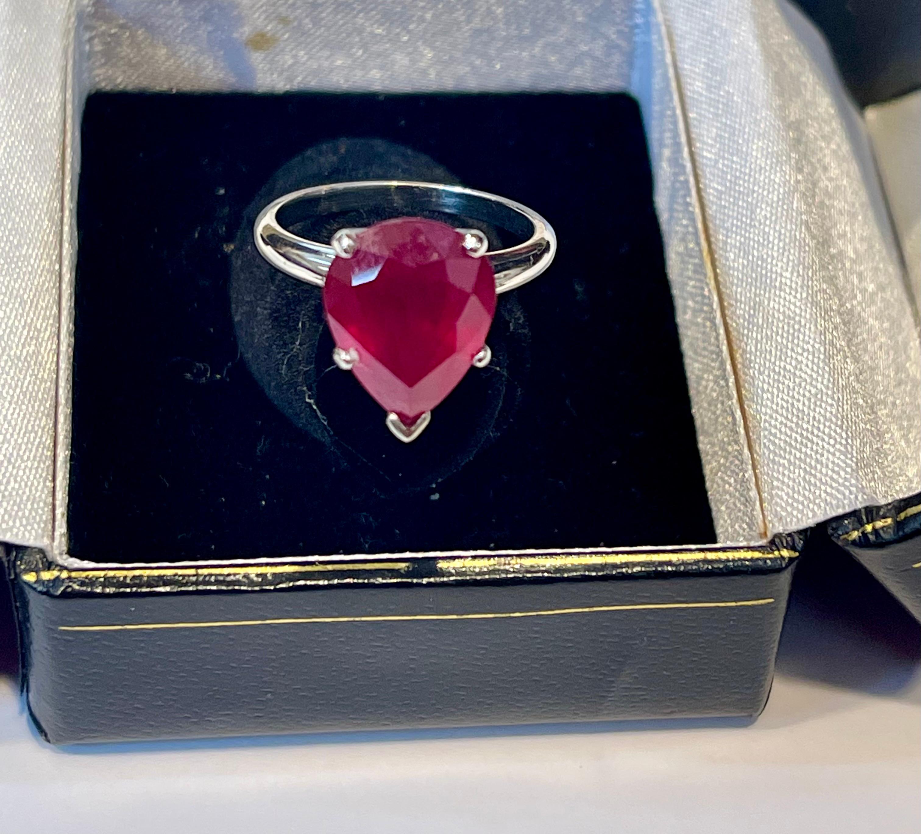 Pear Shape 4.5 Carat Treated Ruby 14 Karat White Gold Ring For Sale 3