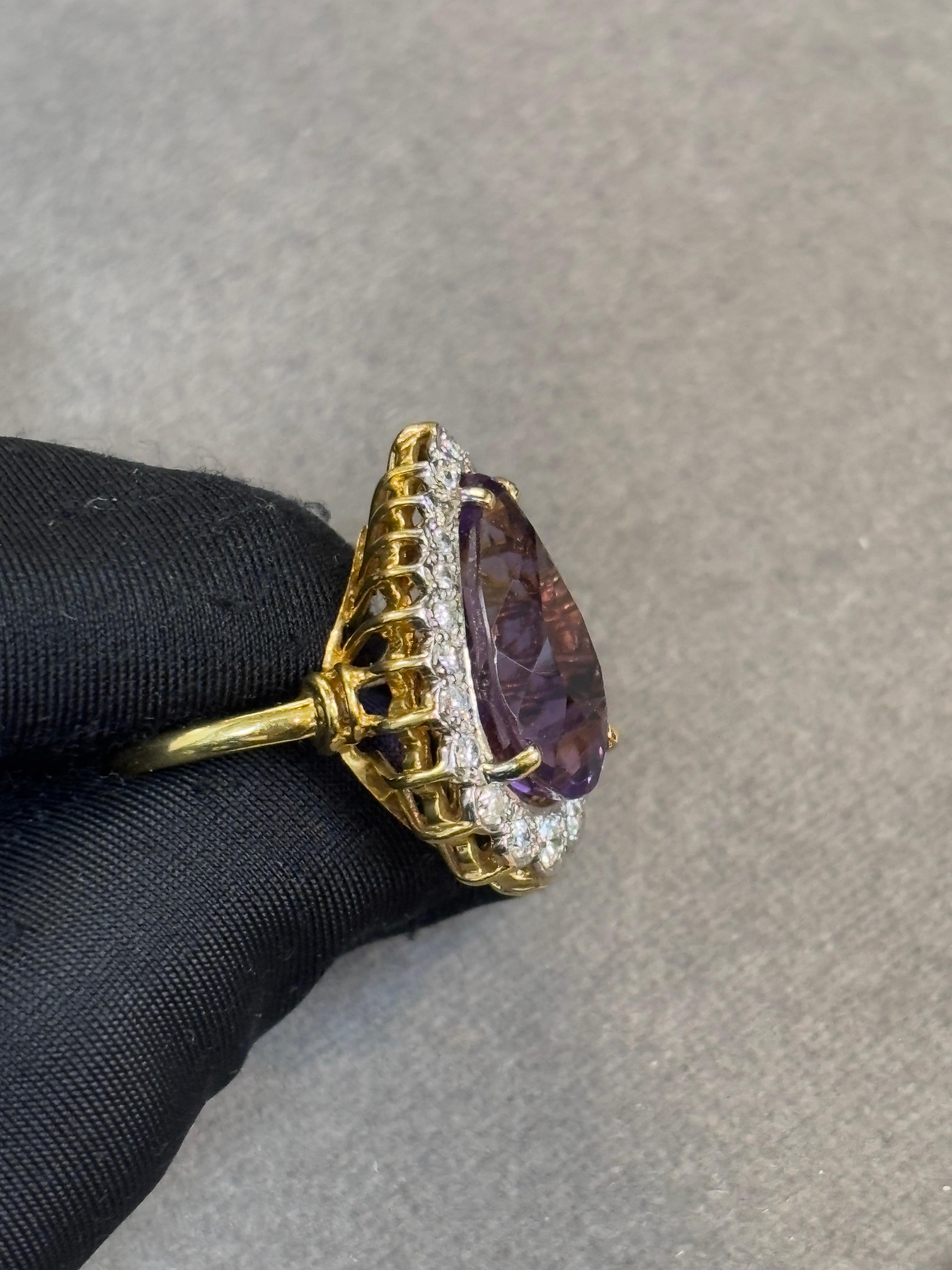 Anello con ametista e diamanti a forma di pera In condizioni ottime in vendita a New York, NY