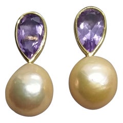 Boucles d'oreilles en or jaune 14 K, perles baroques de couleur crème, améthystes en forme de poire