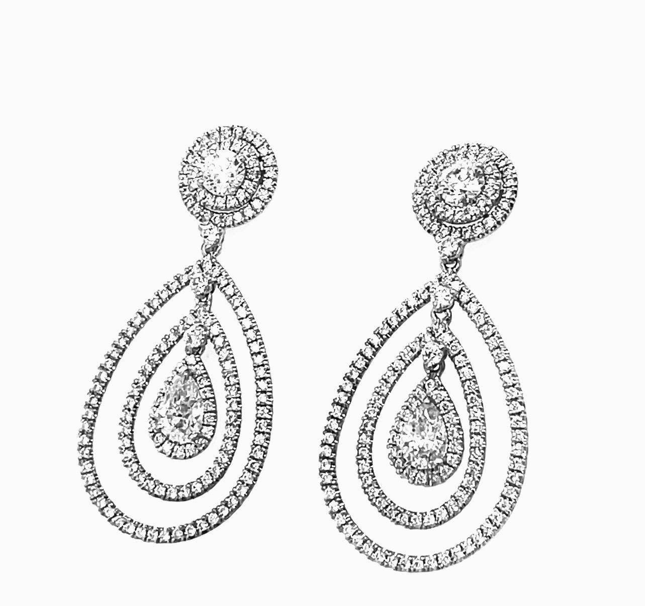 Contemporary Pear Shape and Round Diamond 3.70 Carats Dangling Earrings 18k White Gold GIA For Sale