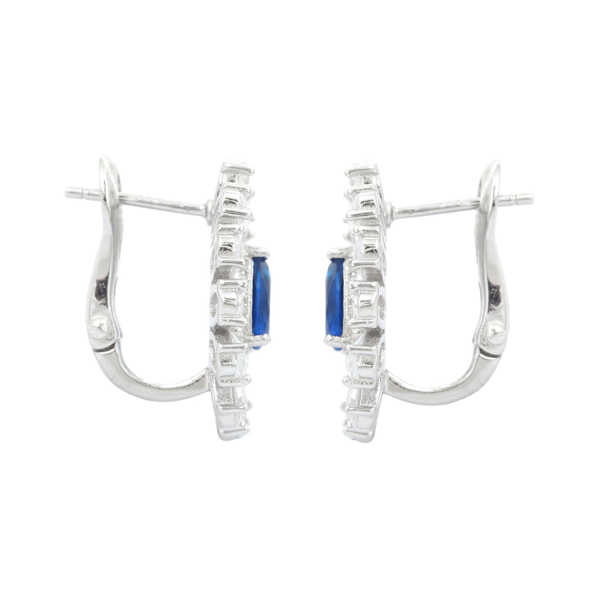 Pear Shape Blue Color Rhinestone Studs Earring for Her in 925 Sterling Silver In New Condition For Sale In New York, NY