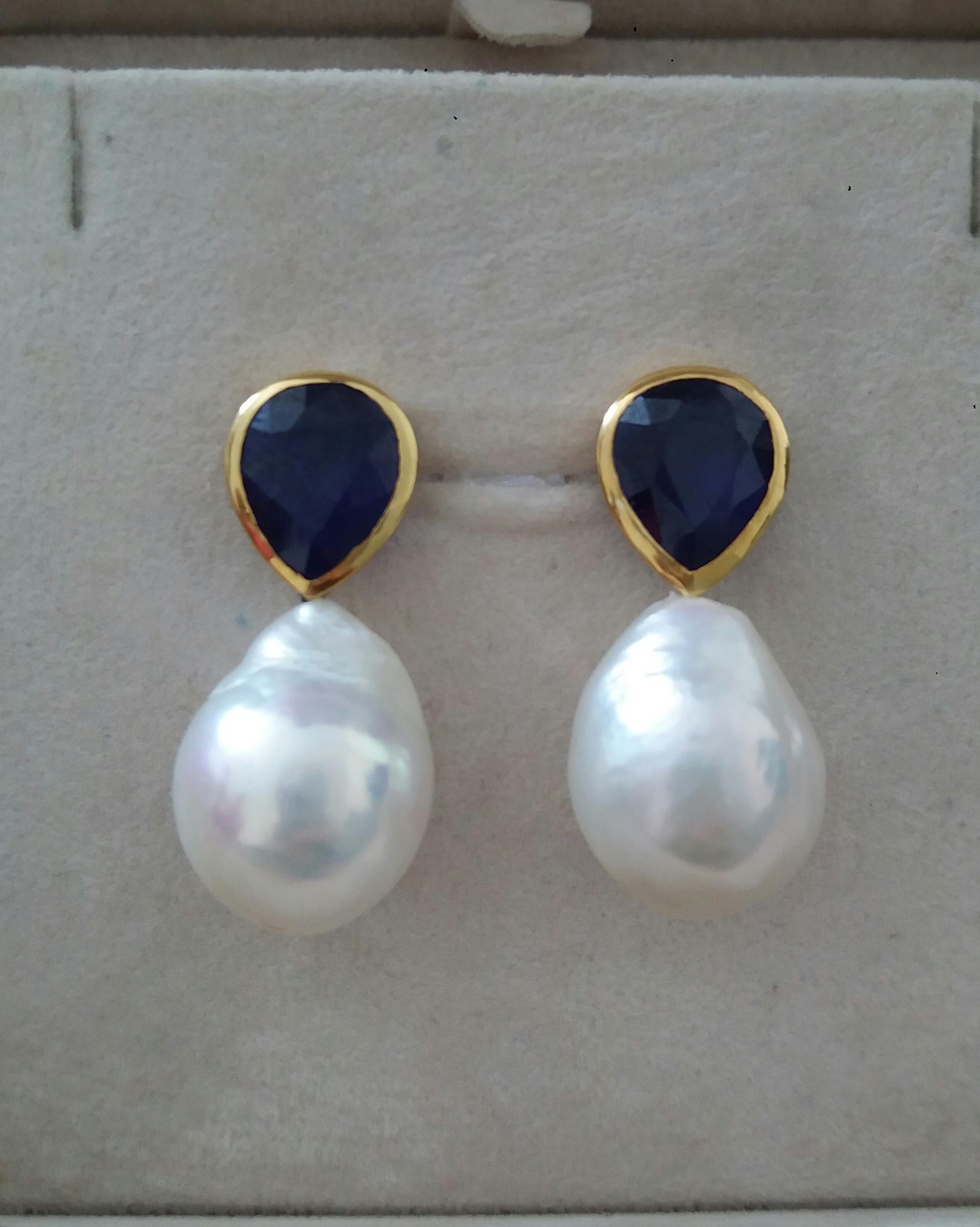 Pear Shape Blue Sapphires 14k Yellow Gold Bezel Baroque Pearls Stud Earrings For Sale 5