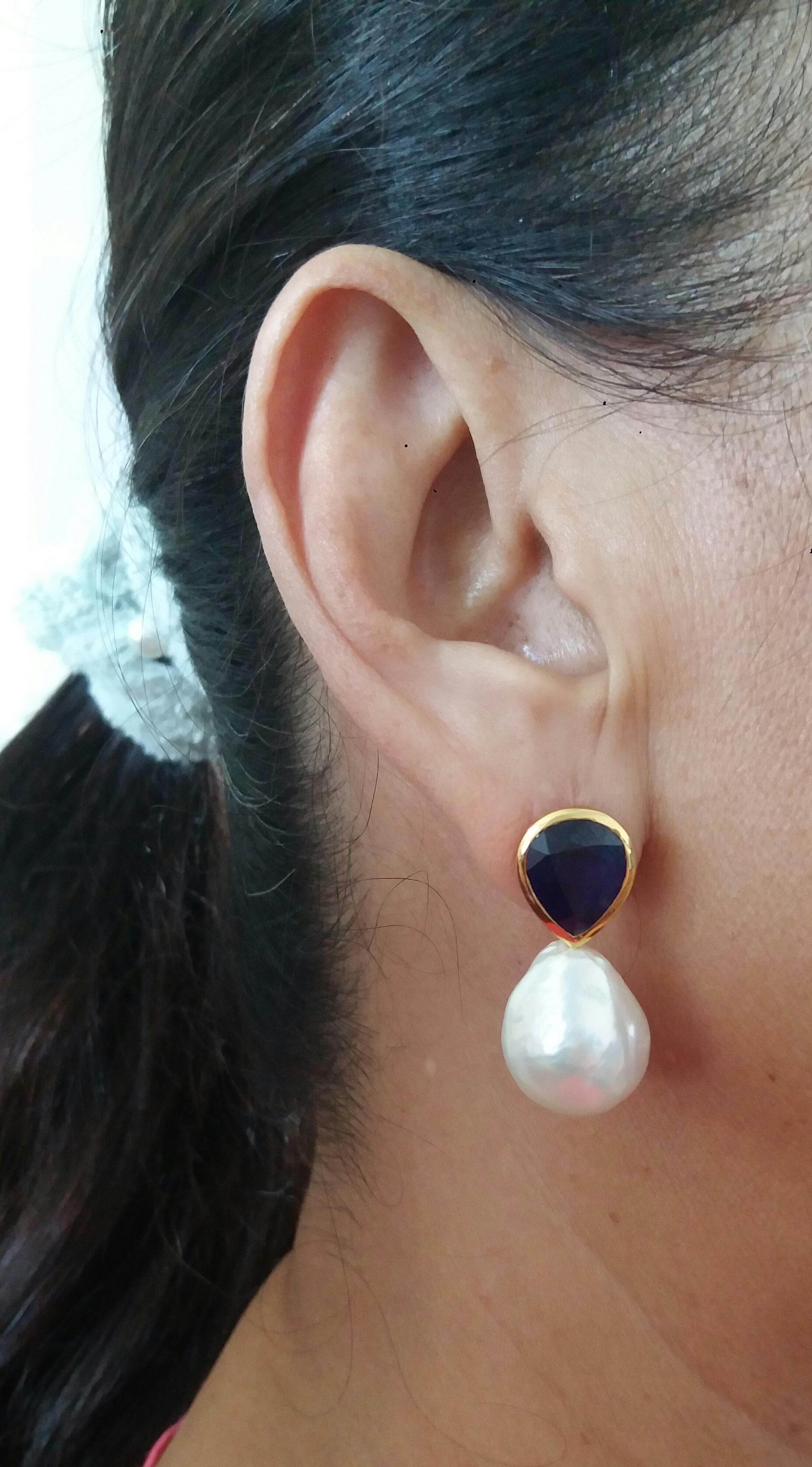 Pear Shape Blue Sapphires 14k Yellow Gold Bezel Baroque Pearls Stud Earrings For Sale 9
