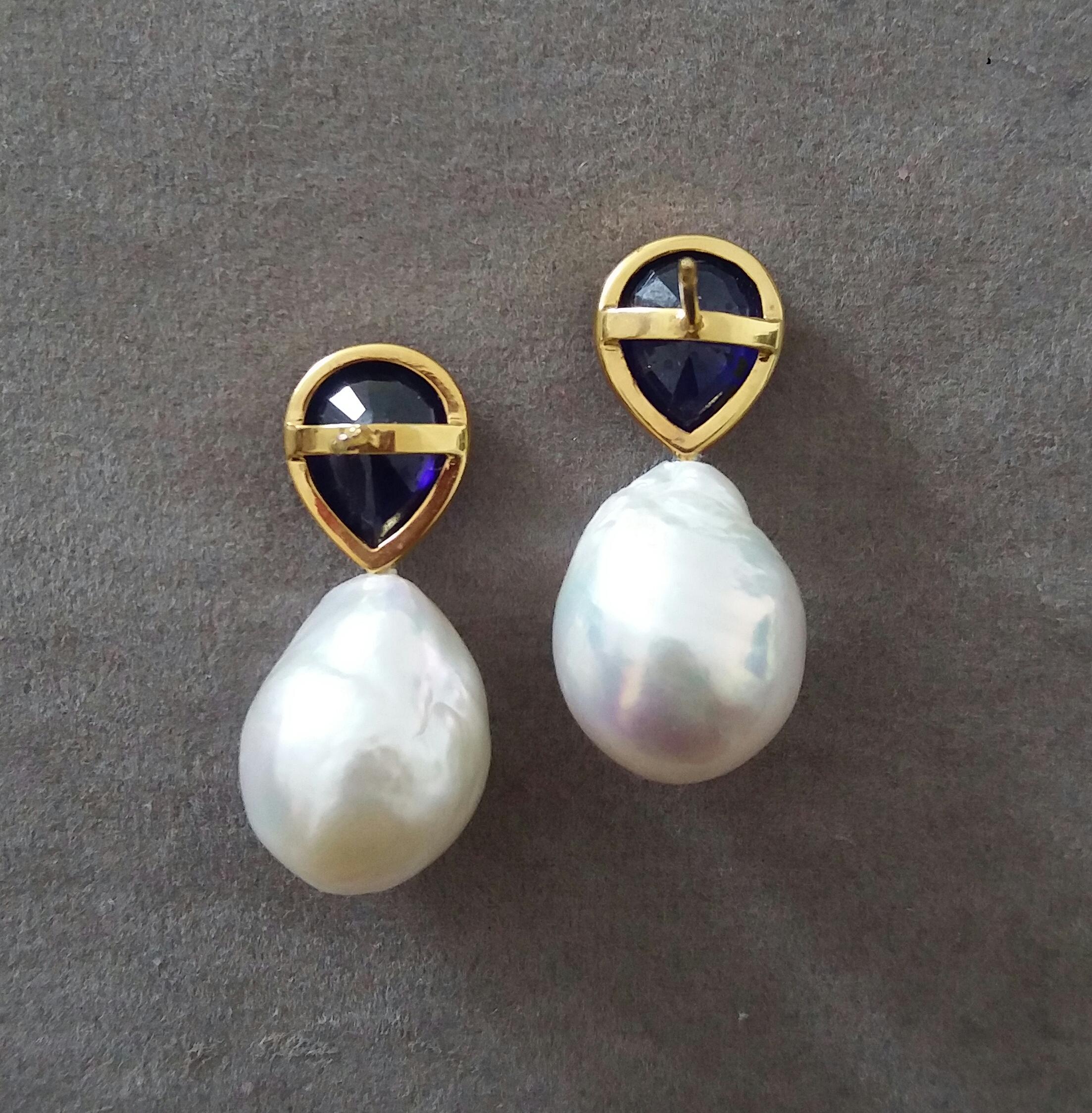 Pear Shape Blue Sapphires 14k Yellow Gold Bezel Baroque Pearls Stud Earrings For Sale 1