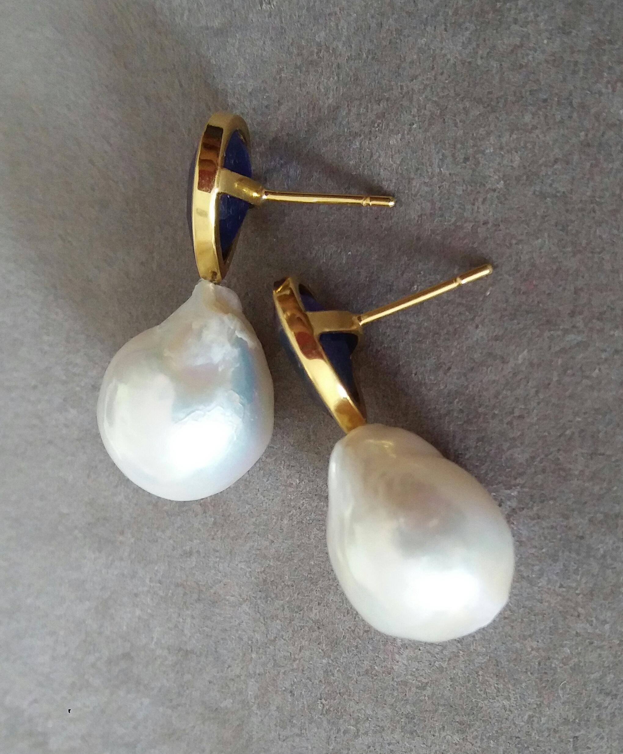 Pear Shape Blue Sapphires 14k Yellow Gold Bezel Baroque Pearls Stud Earrings For Sale 3